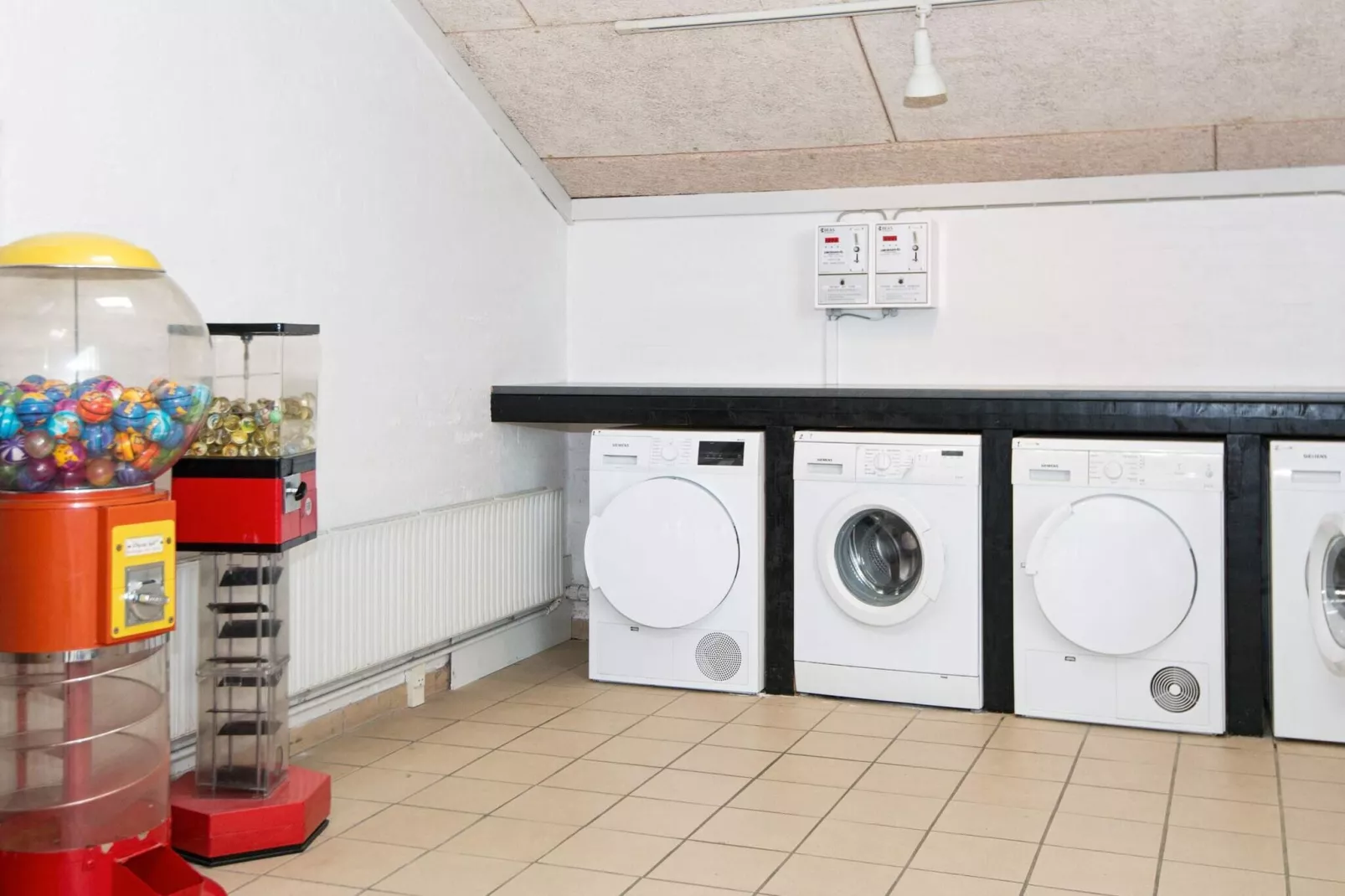 3 room,2 levels,dishwasher-Not tagged