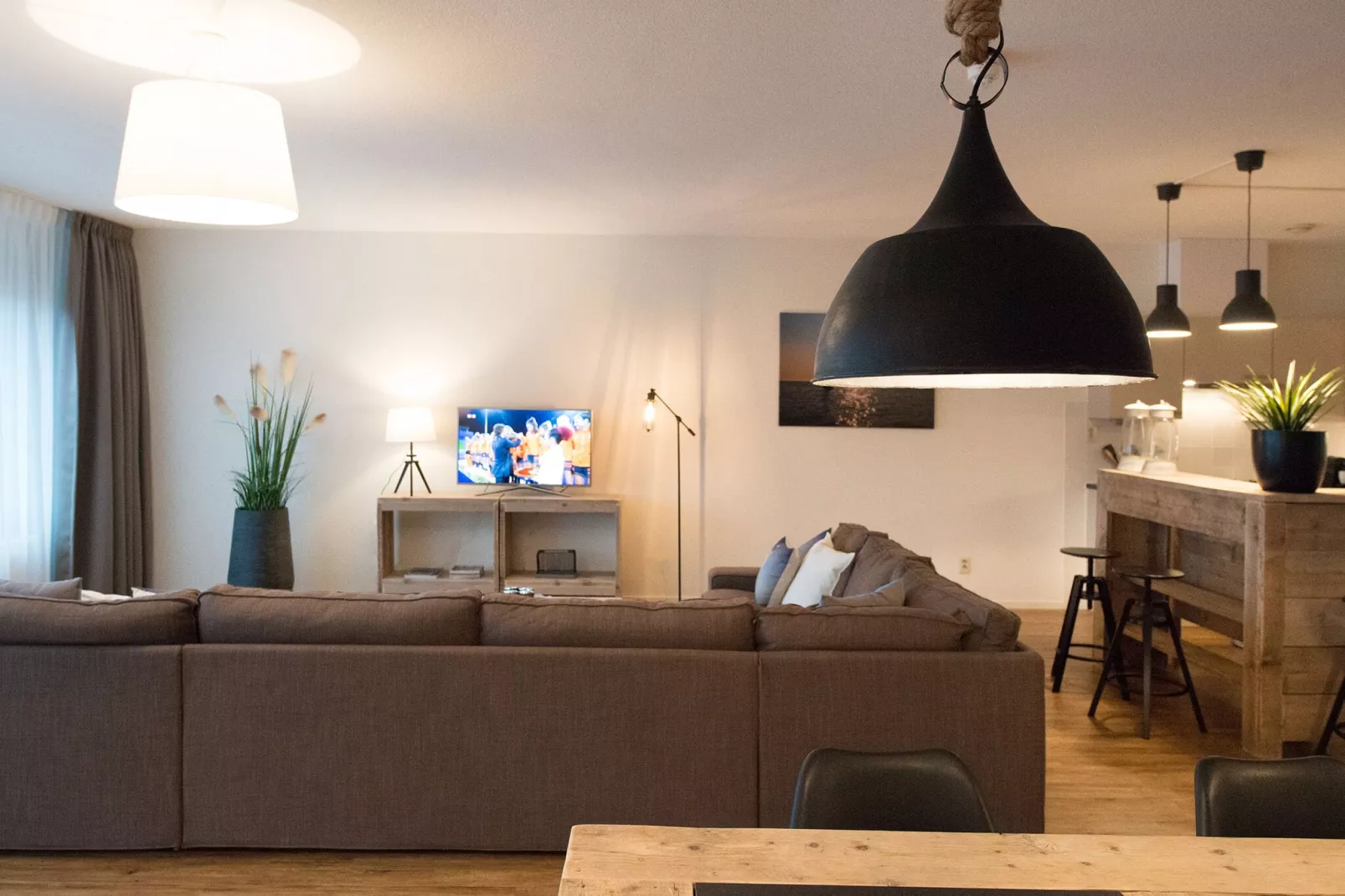 Scheveningen Harbour 60B-Living room