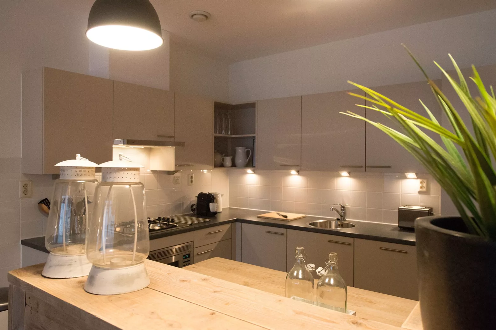 Scheveningen Harbour 60B-Kitchen