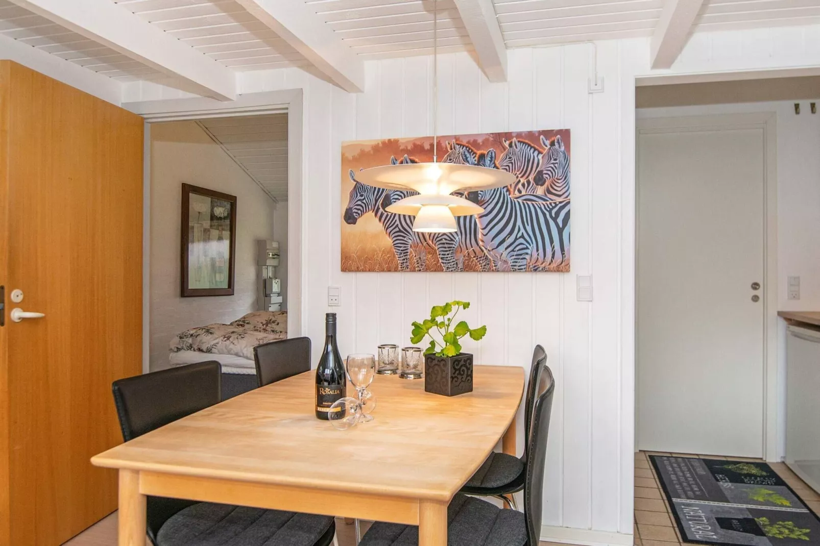 3 room,2 levels,dishwasher-Indoor