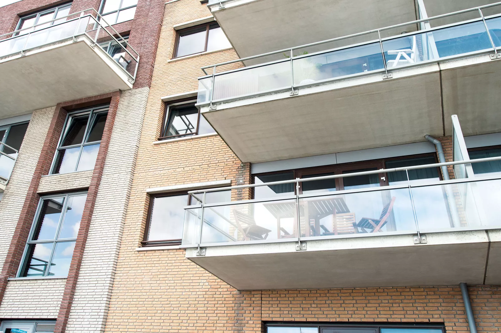 Scheveningen Harbour 60B-Exterior summer