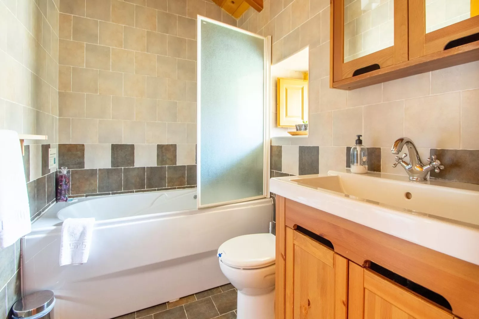 Casa rural Benllera-Bathroom