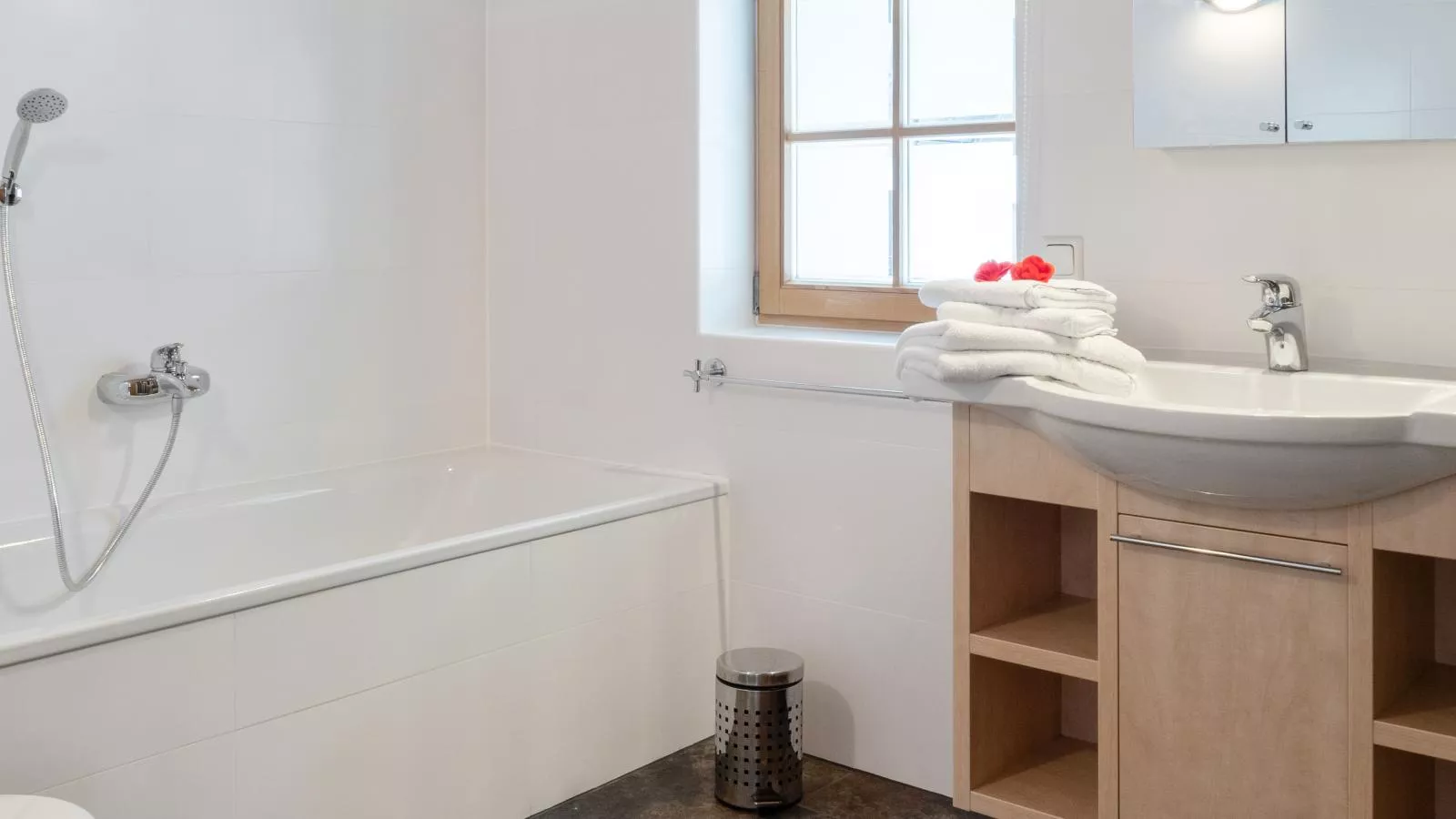 Maxima - Ski in - Ski Out-Bathroom