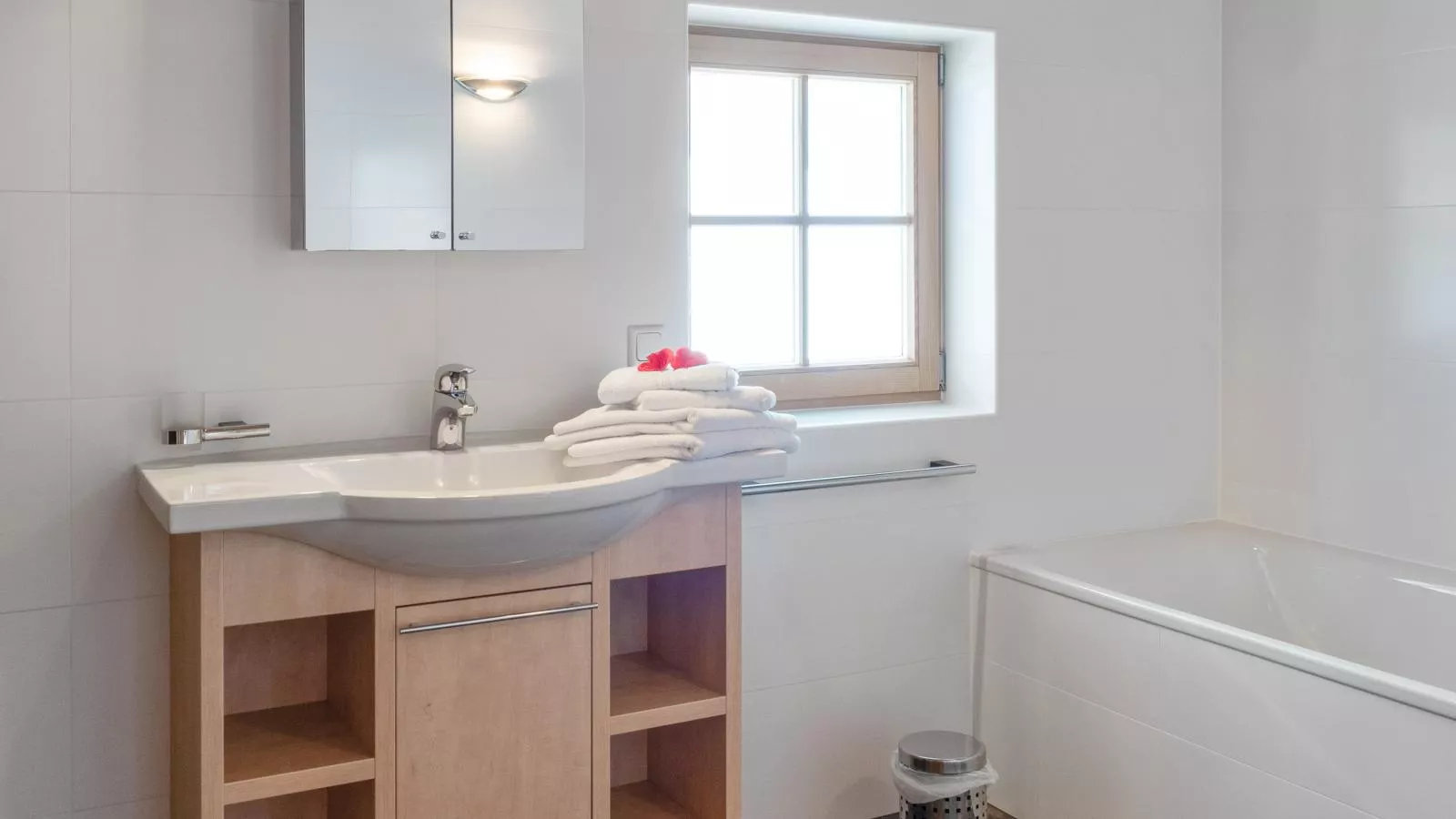 Maxima - Ski in - Ski Out-Bathroom