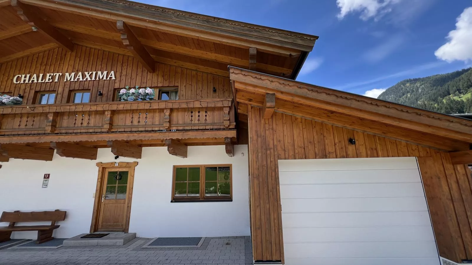 Maxima I - Ski in - Ski Out-Exterior summer