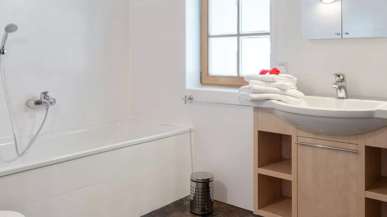 Maxima I - Ski in - Ski Out-Bathroom
