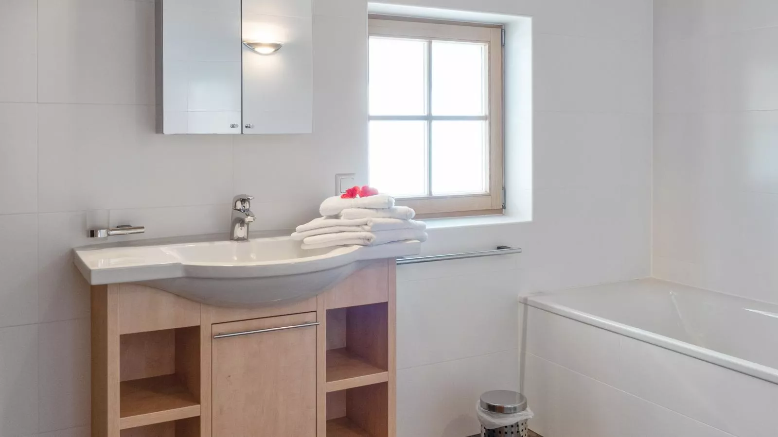 Maxima II - Ski in - Ski Out-Bathroom