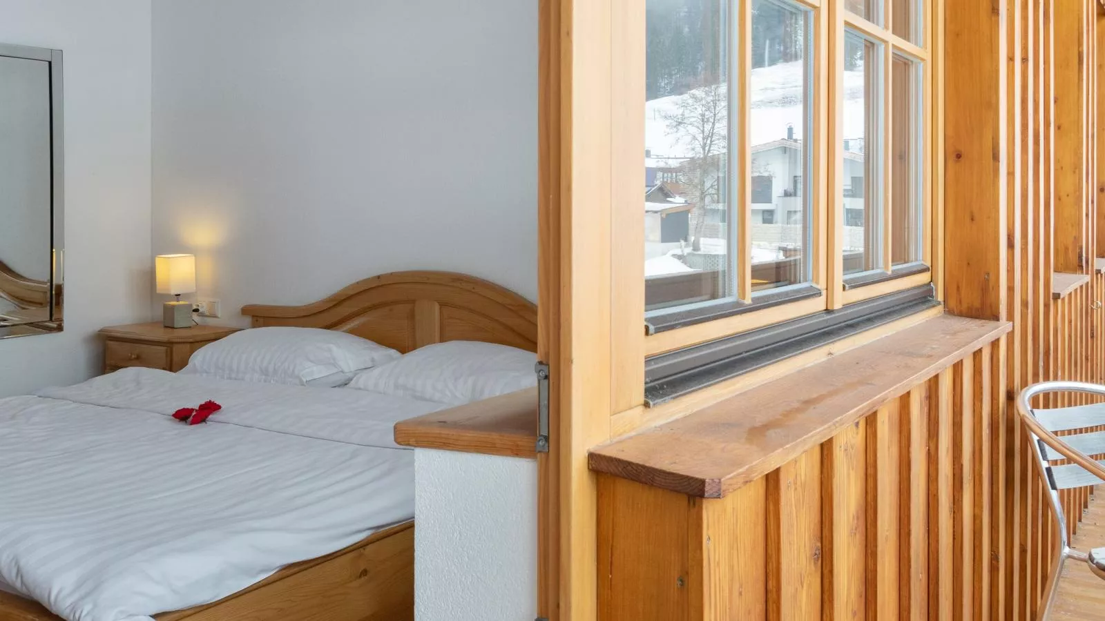 Maxima II - Ski in - Ski Out-Bedroom