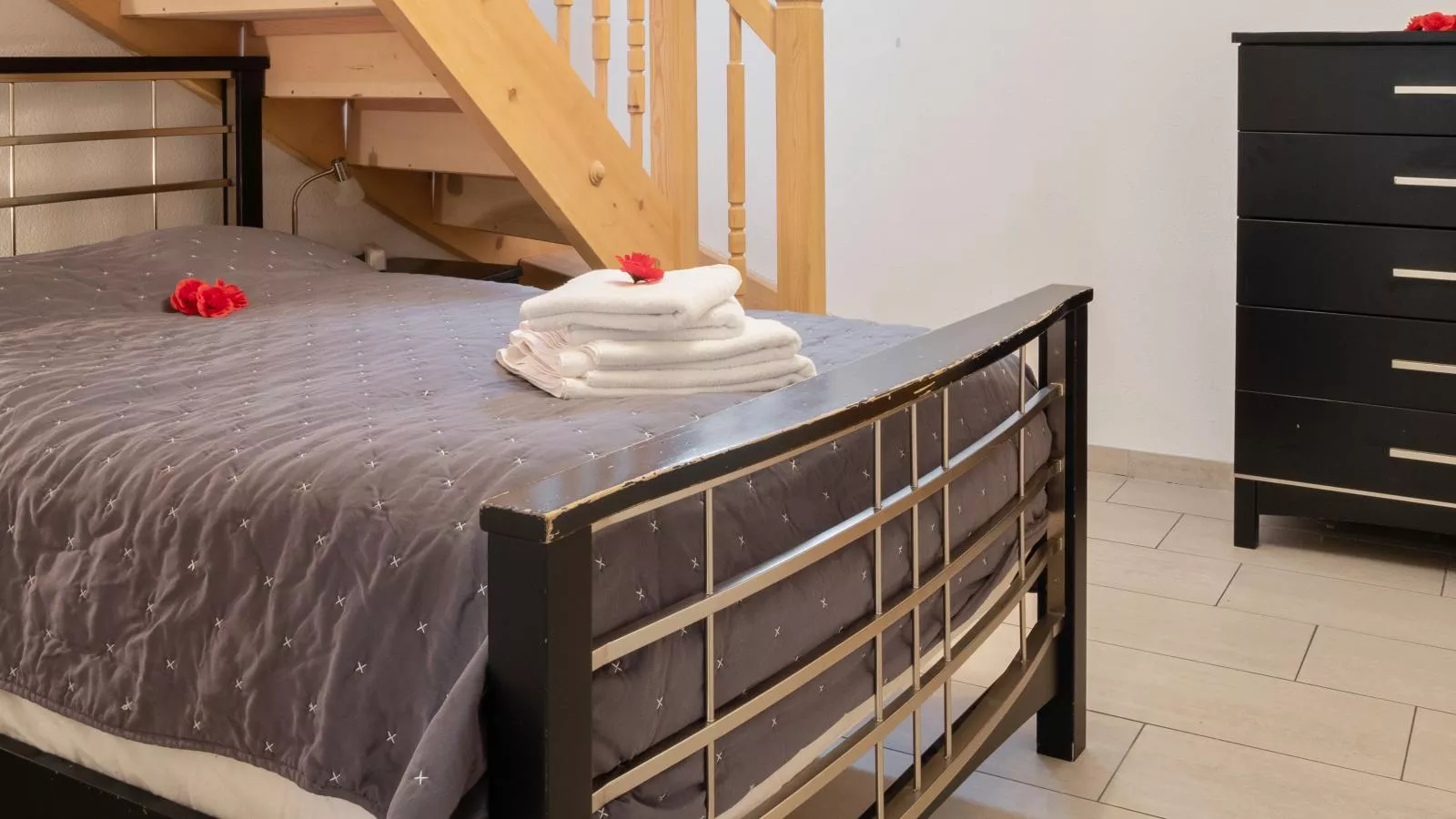 Maxima II - Ski in - Ski Out-Bedroom