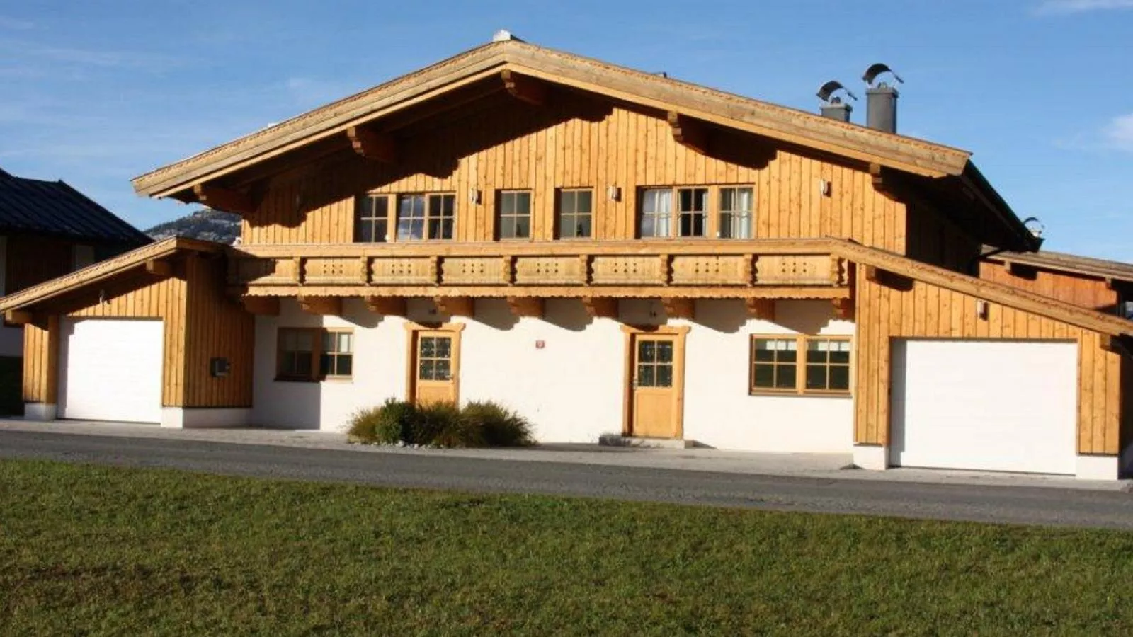 Maxima II - Ski in - Ski Out-Exterior summer