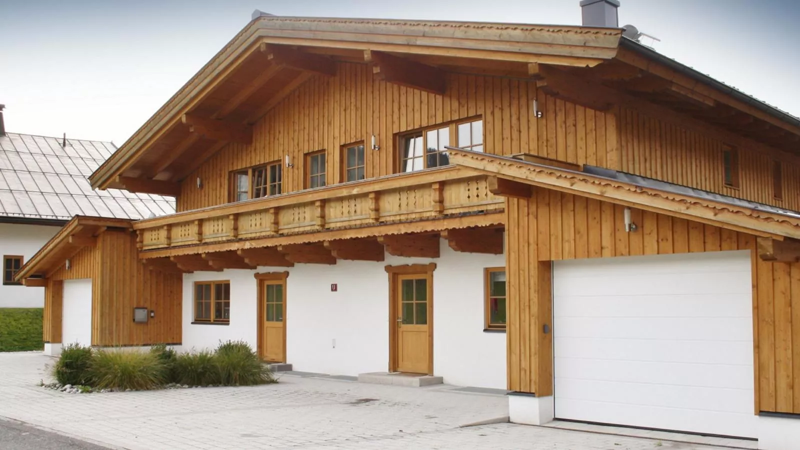 Maxima II - Ski in - Ski Out-Exterior summer