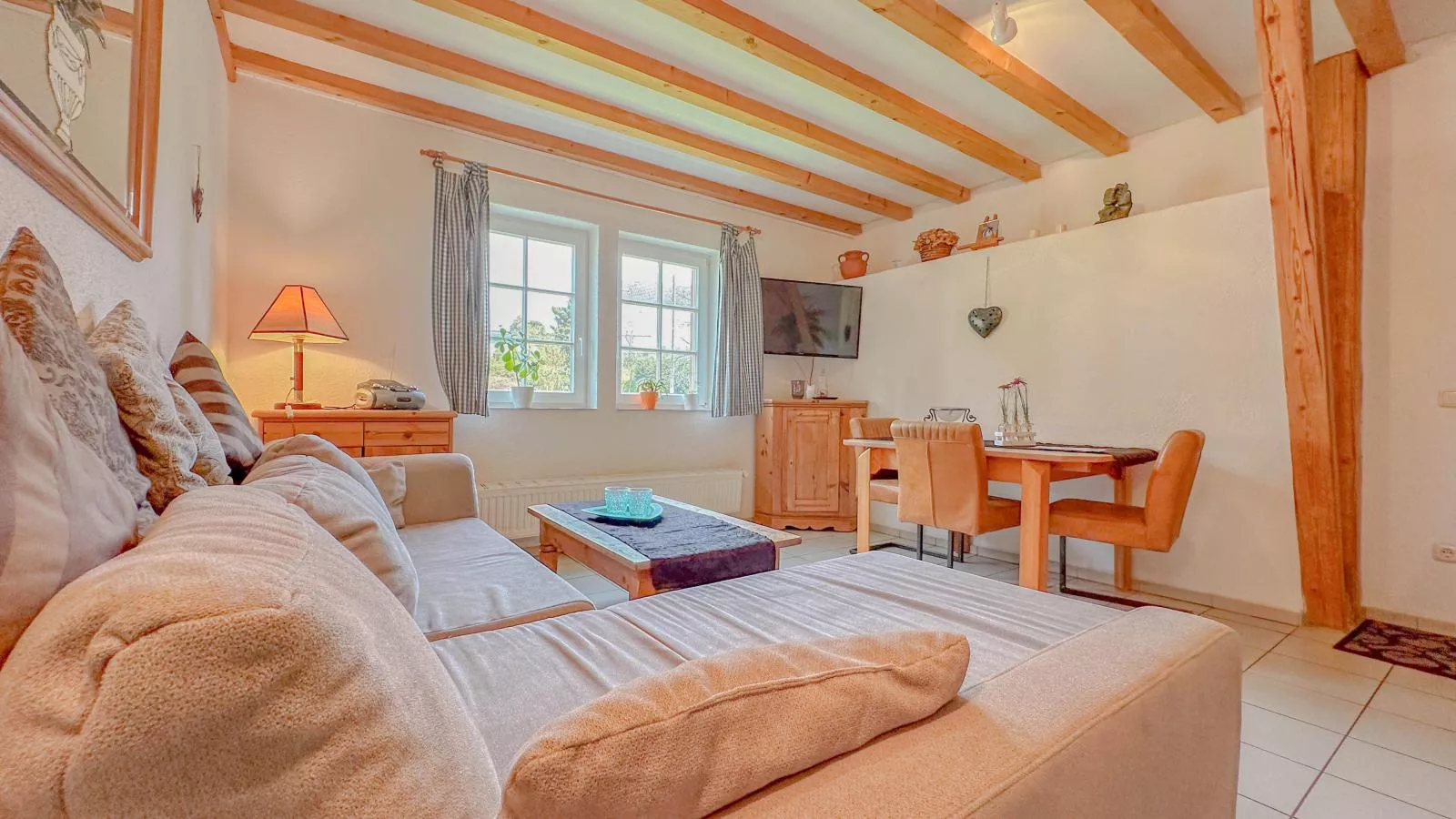 Enjoy 1-Living room