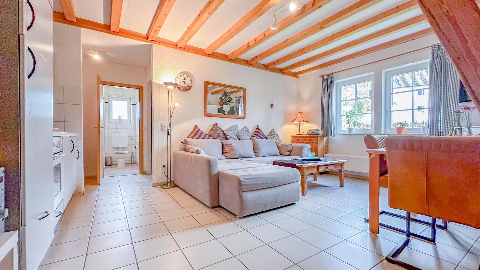 Enjoy 1-Living room