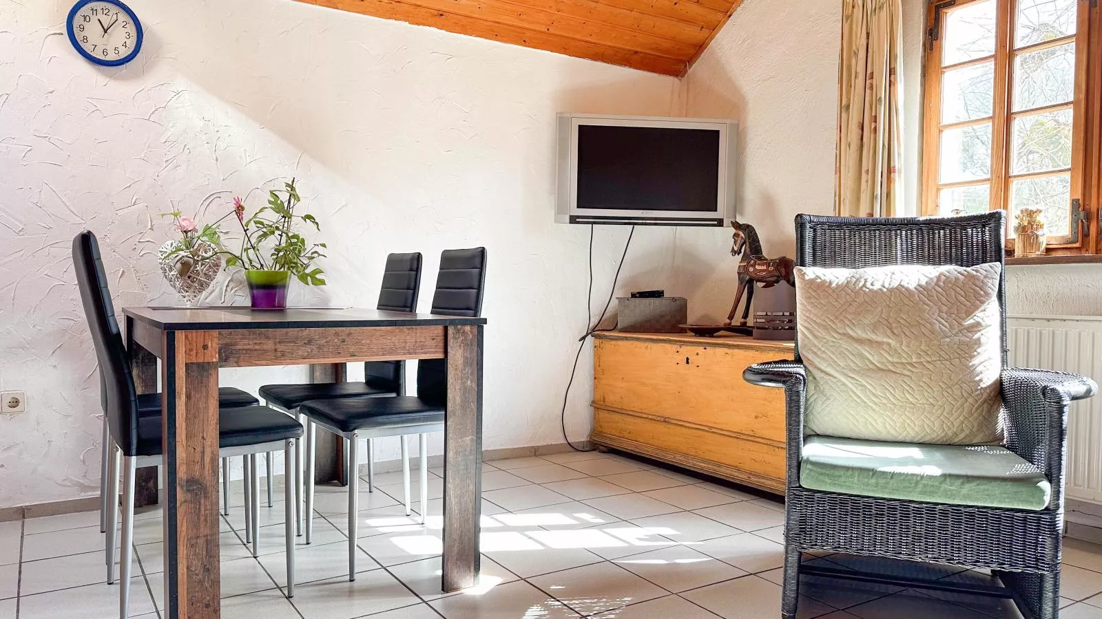 Enjoy 2-Dining room