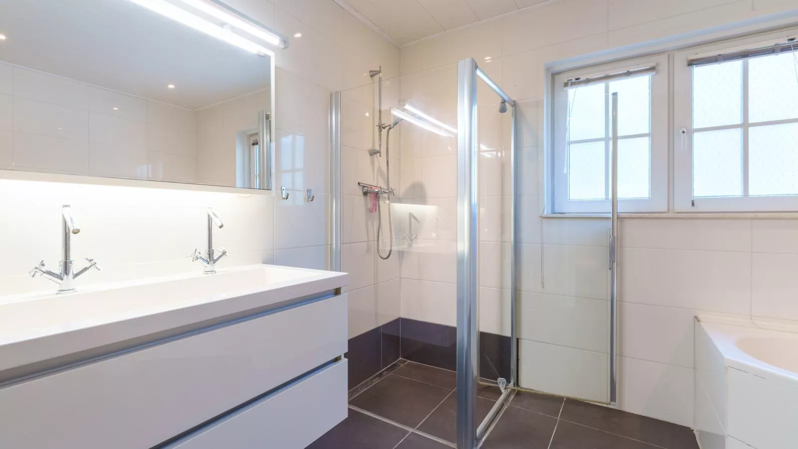 Huis te Lande-Bathroom