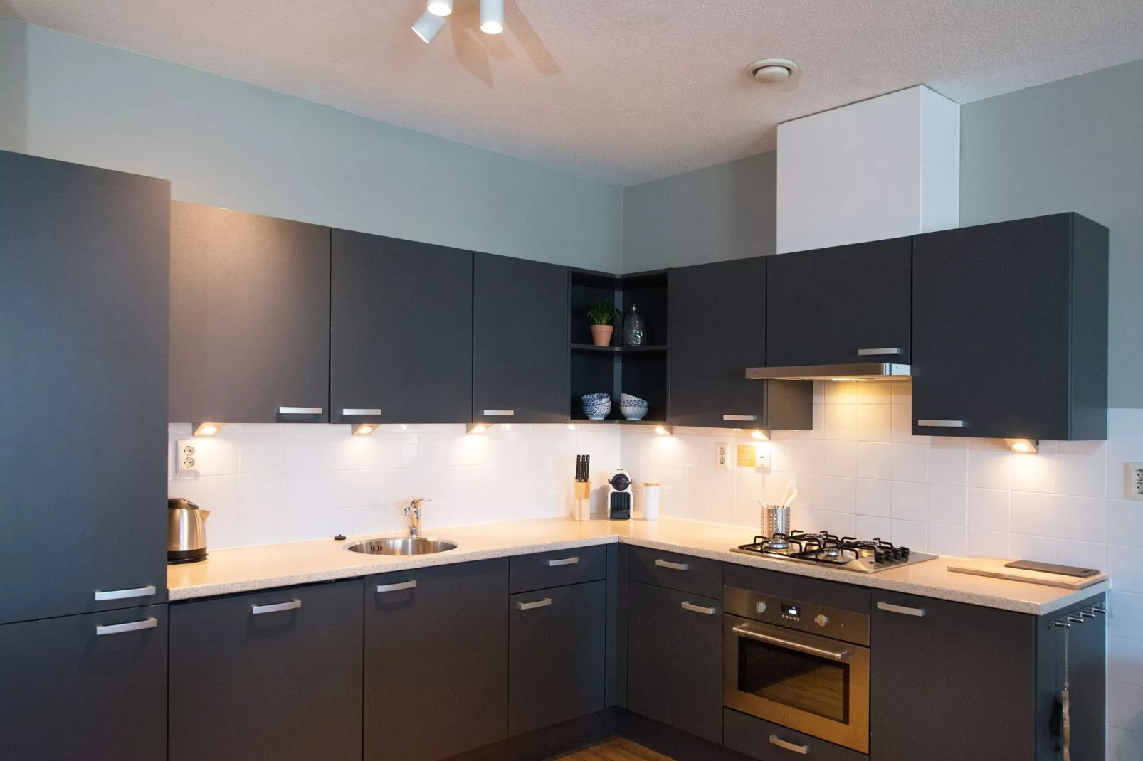 Scheveningen Harbour 62A-Kitchen