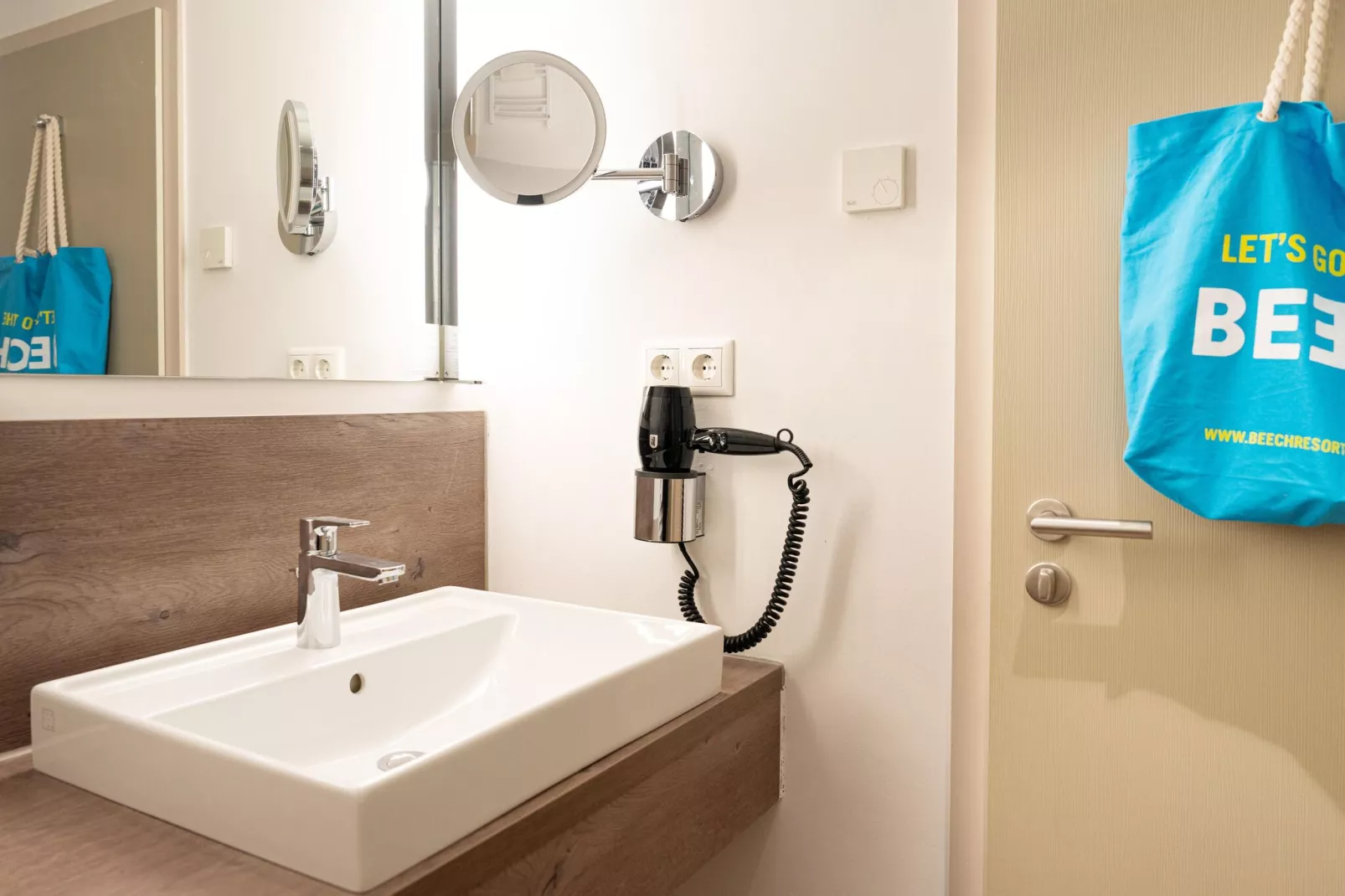 BEECH Resort am Plauer See - 3 Personen-Bathroom