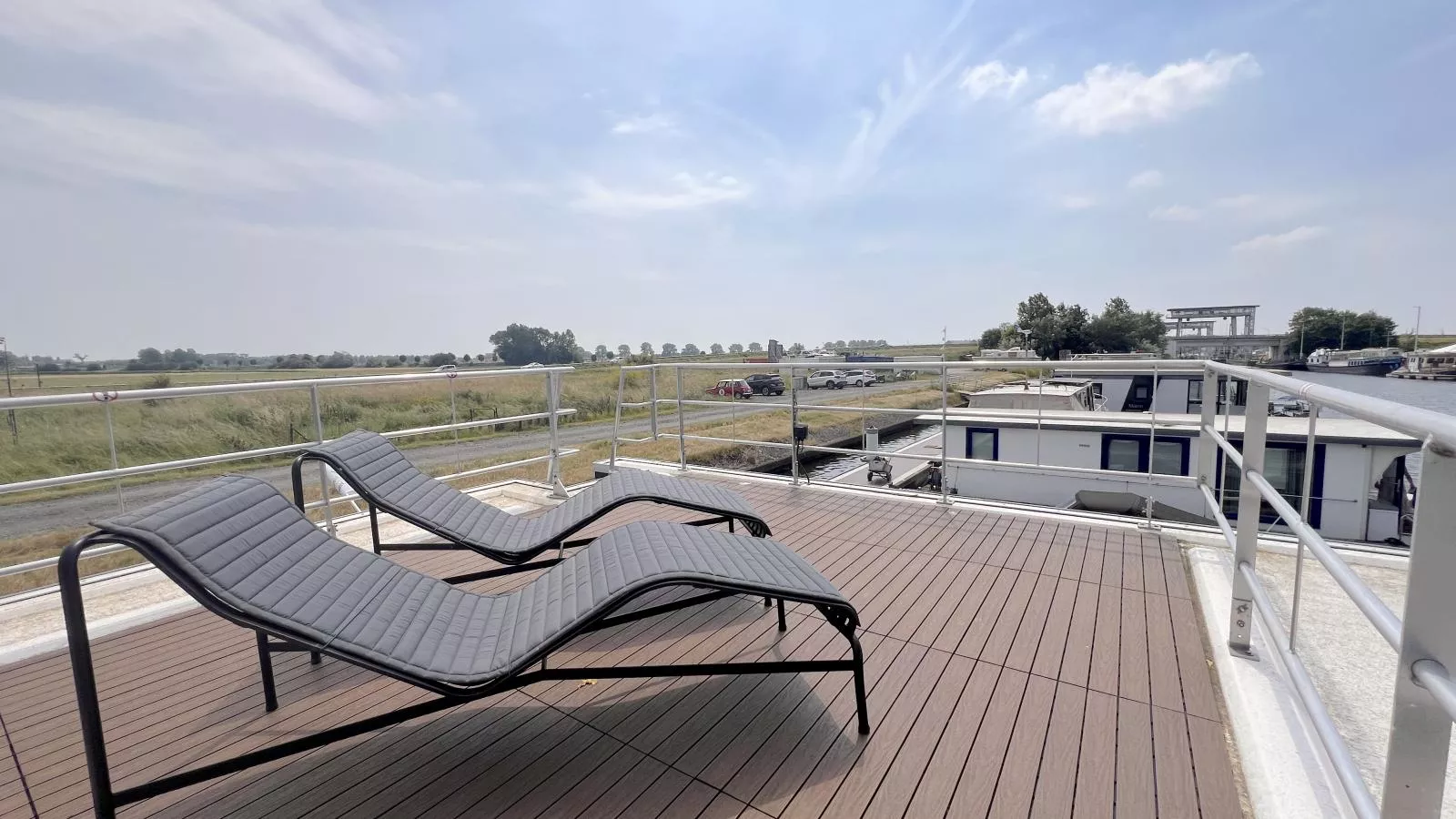 Aldebaran-Terrace balcony