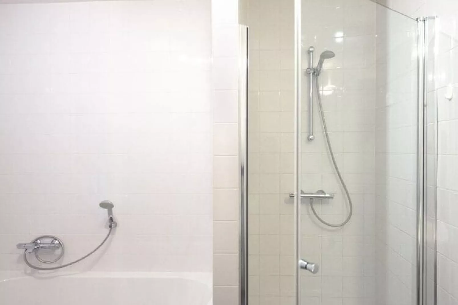Scheveningen Harbour 68B-Badezimmer