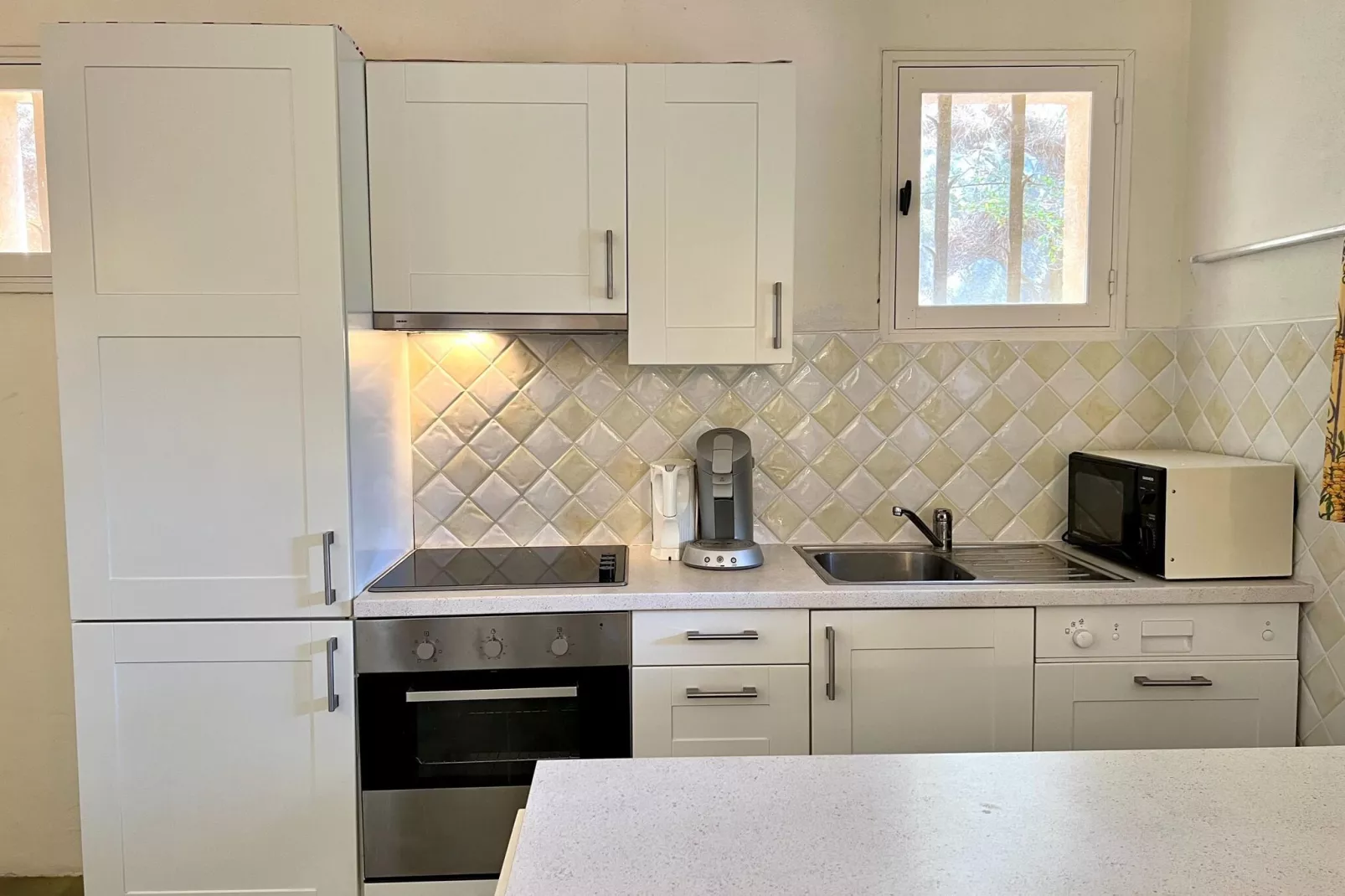 Domaine Anoutous Carry-Kitchen