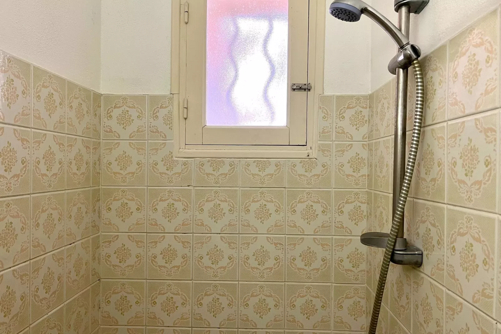 Domaine Anoutous Carry-Bathroom
