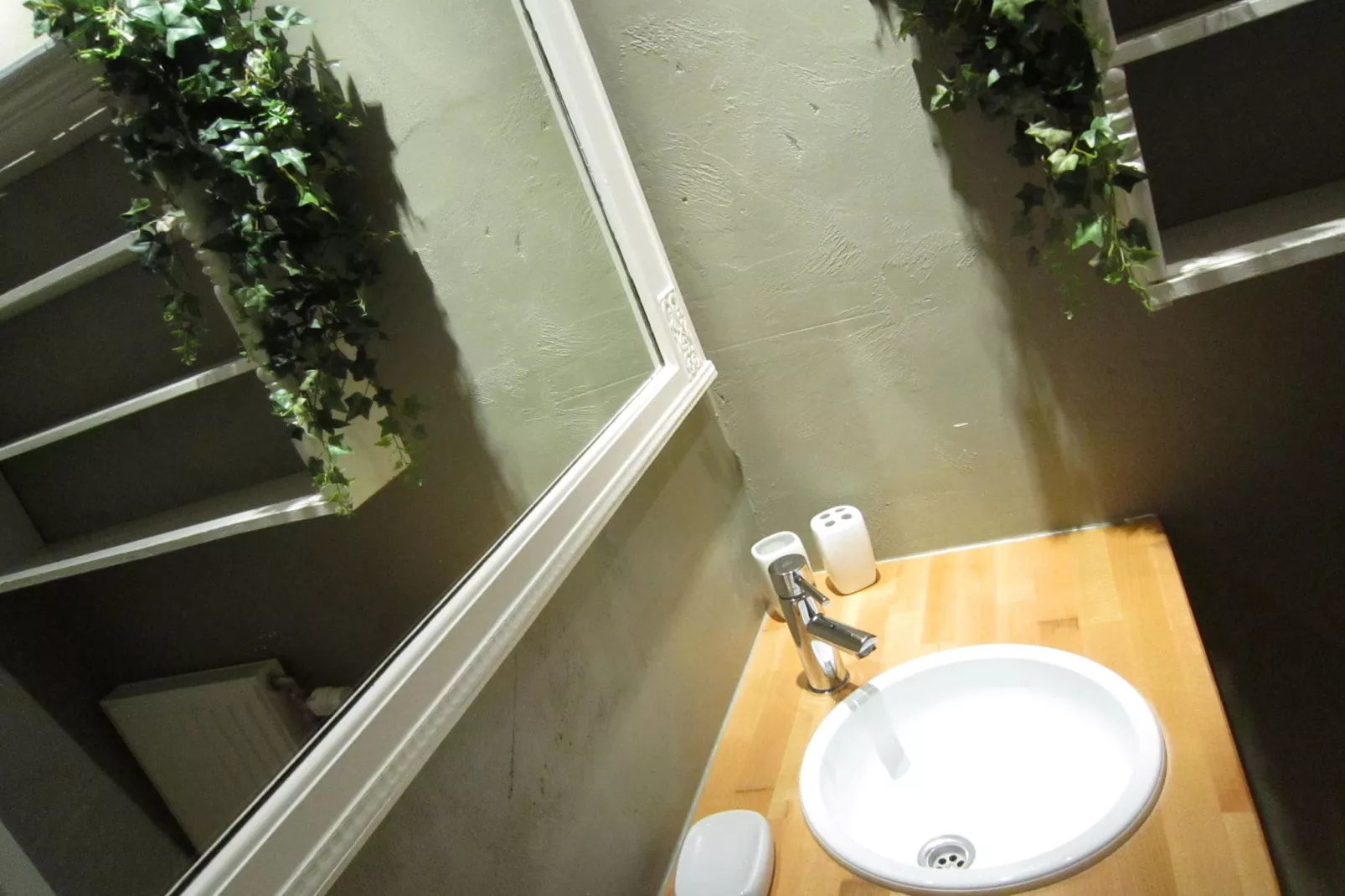 La  Conciergerie-Bathroom