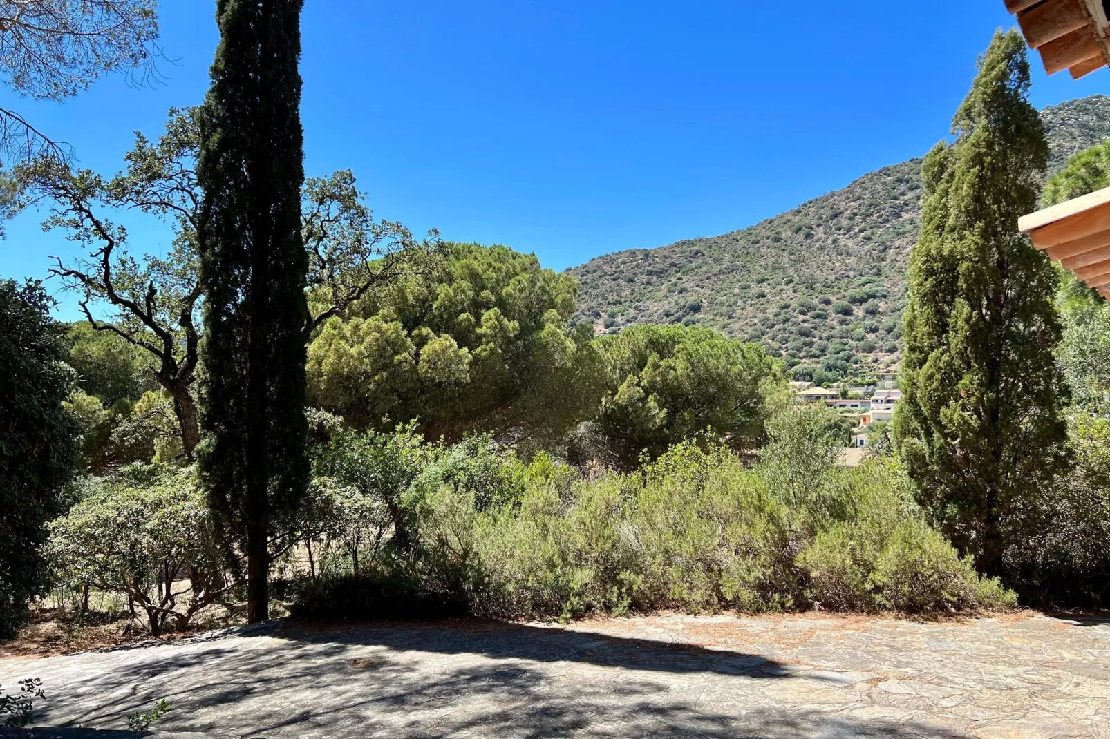 Domaine Anoutous Carry-View summer