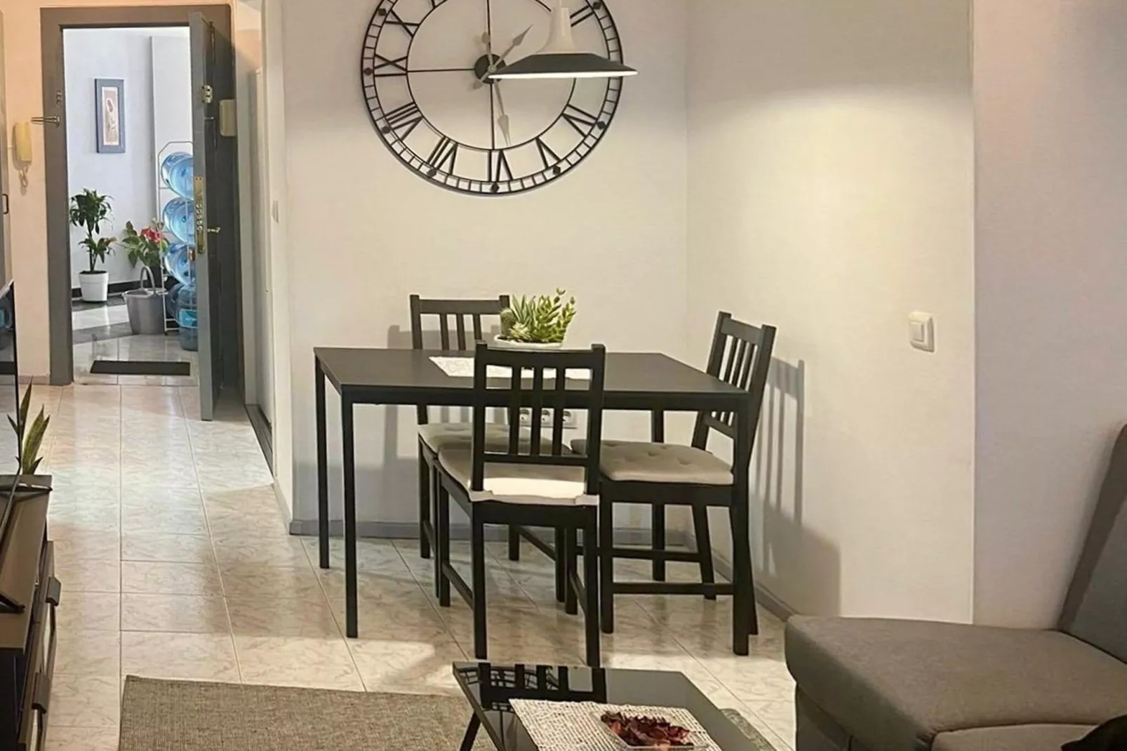 Isabel Manoja-Dining room