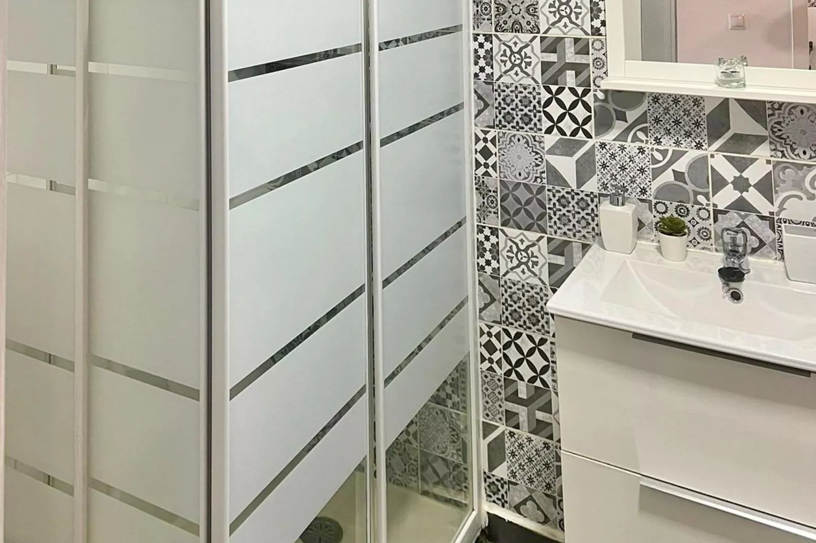 Isabel Manoja-Bathroom