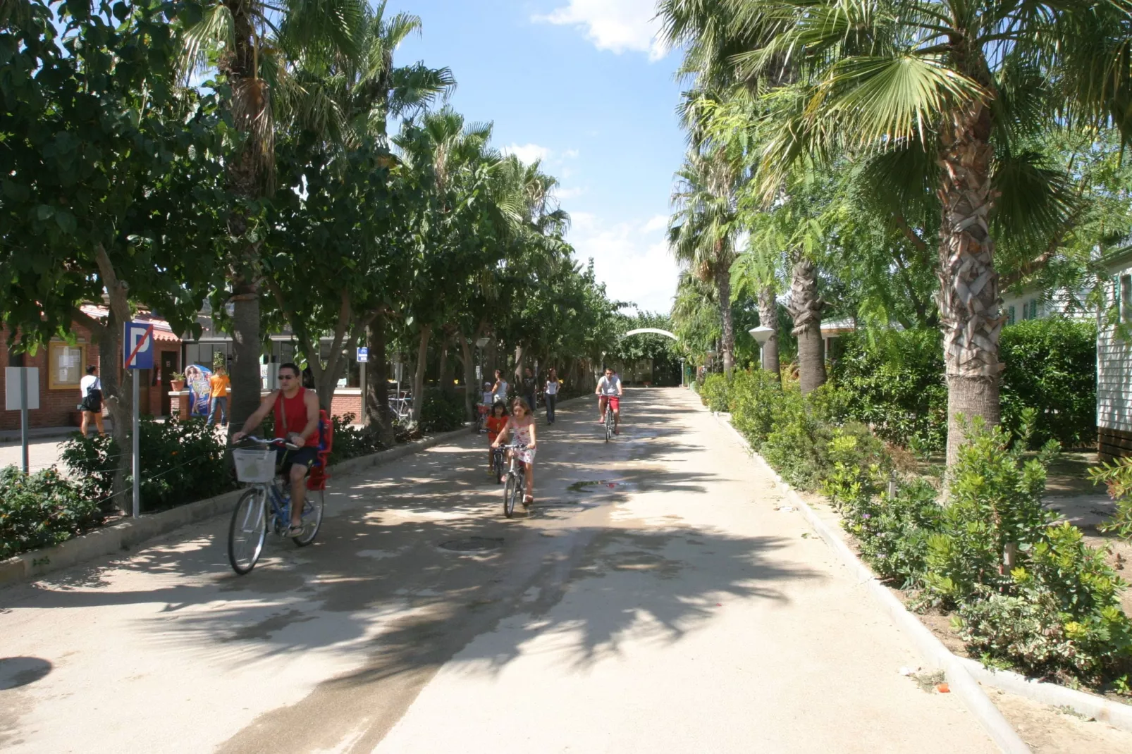 Camping Cambrils Playa 1 BUNGALOW OASIS-Areas summer 1km