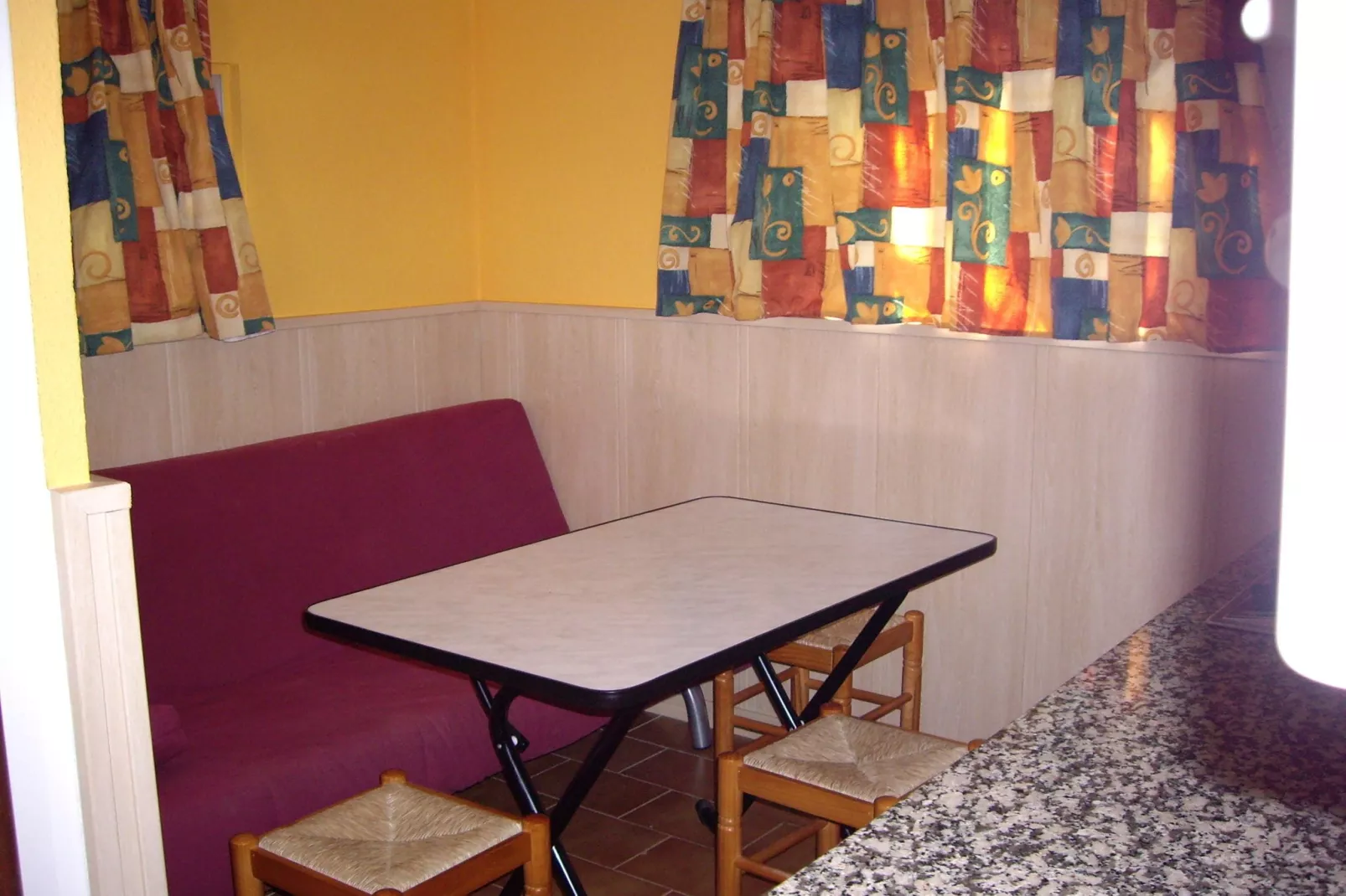 Camping Cambrils Playa 3 BUNGALOW NEW MEDITERRANI-Dining room