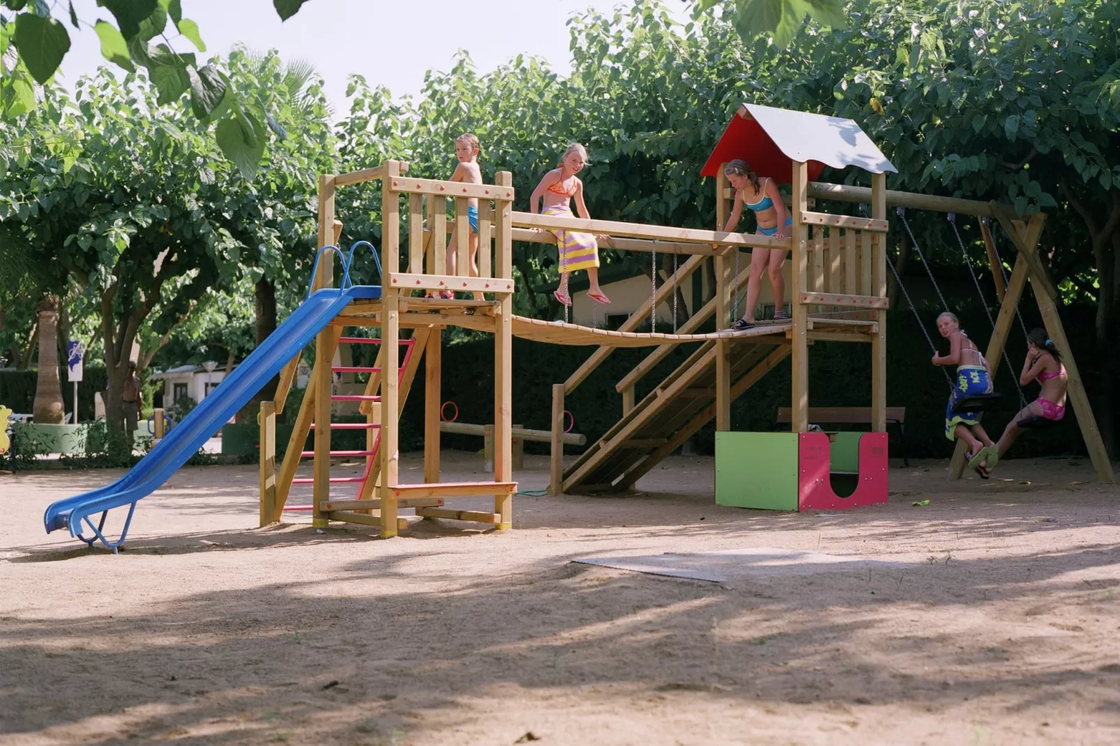 Camping Cambrils Playa 3 BUNGALOW NEW MEDITERRANI-Gardens summer