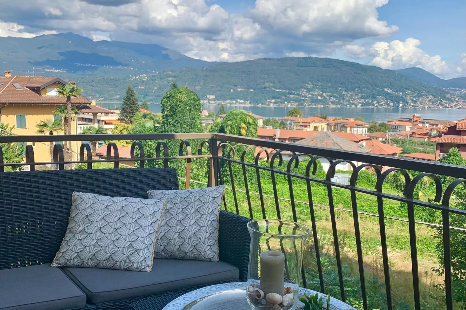 Aurora Vistalago-Terrace balcony