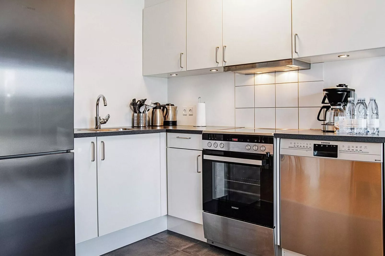 3 rooms app.,2stories,bay view,PLUS-Indoor