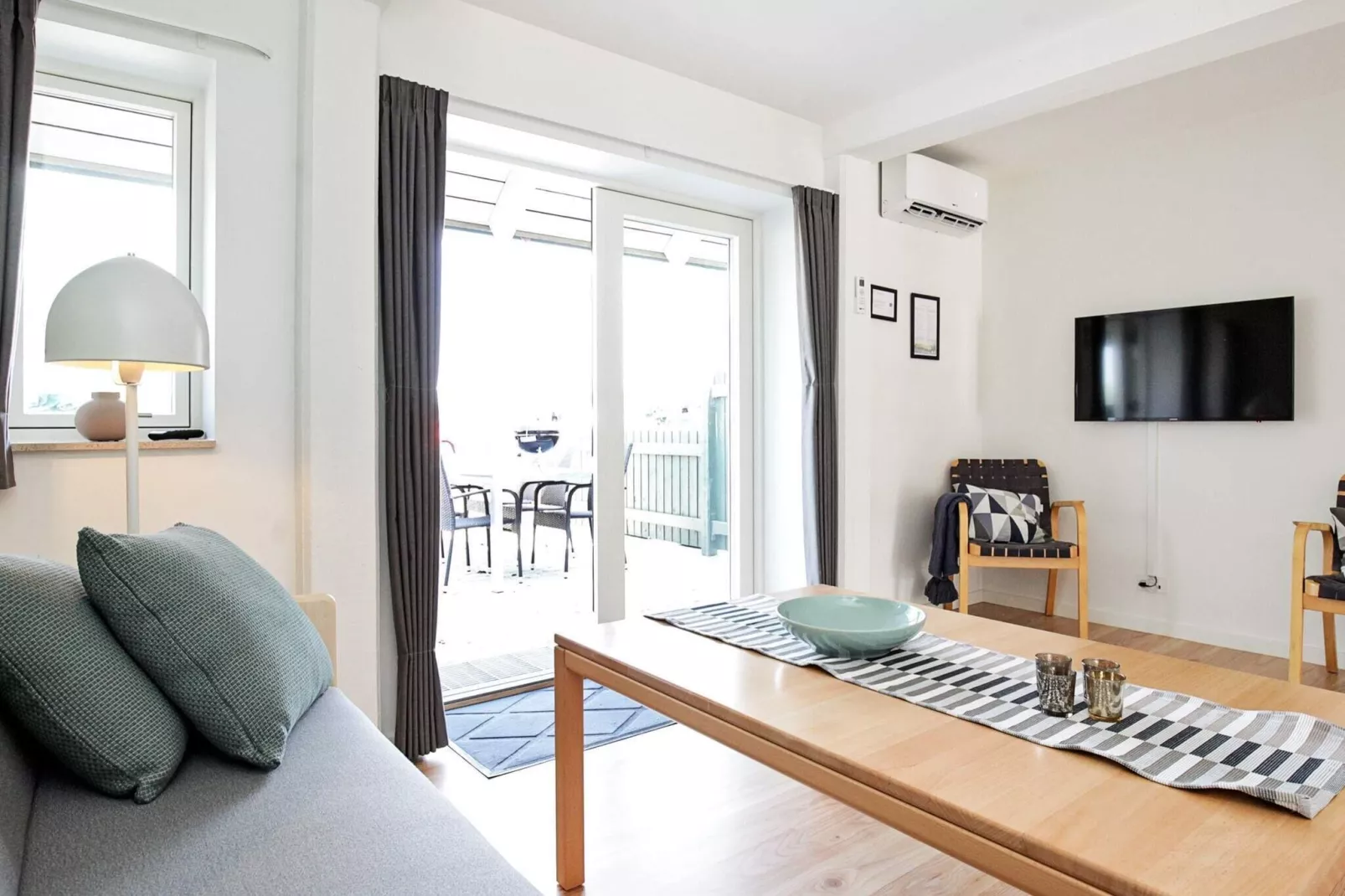 3 rooms app.,2stories,bay view,PLUS-Indoor