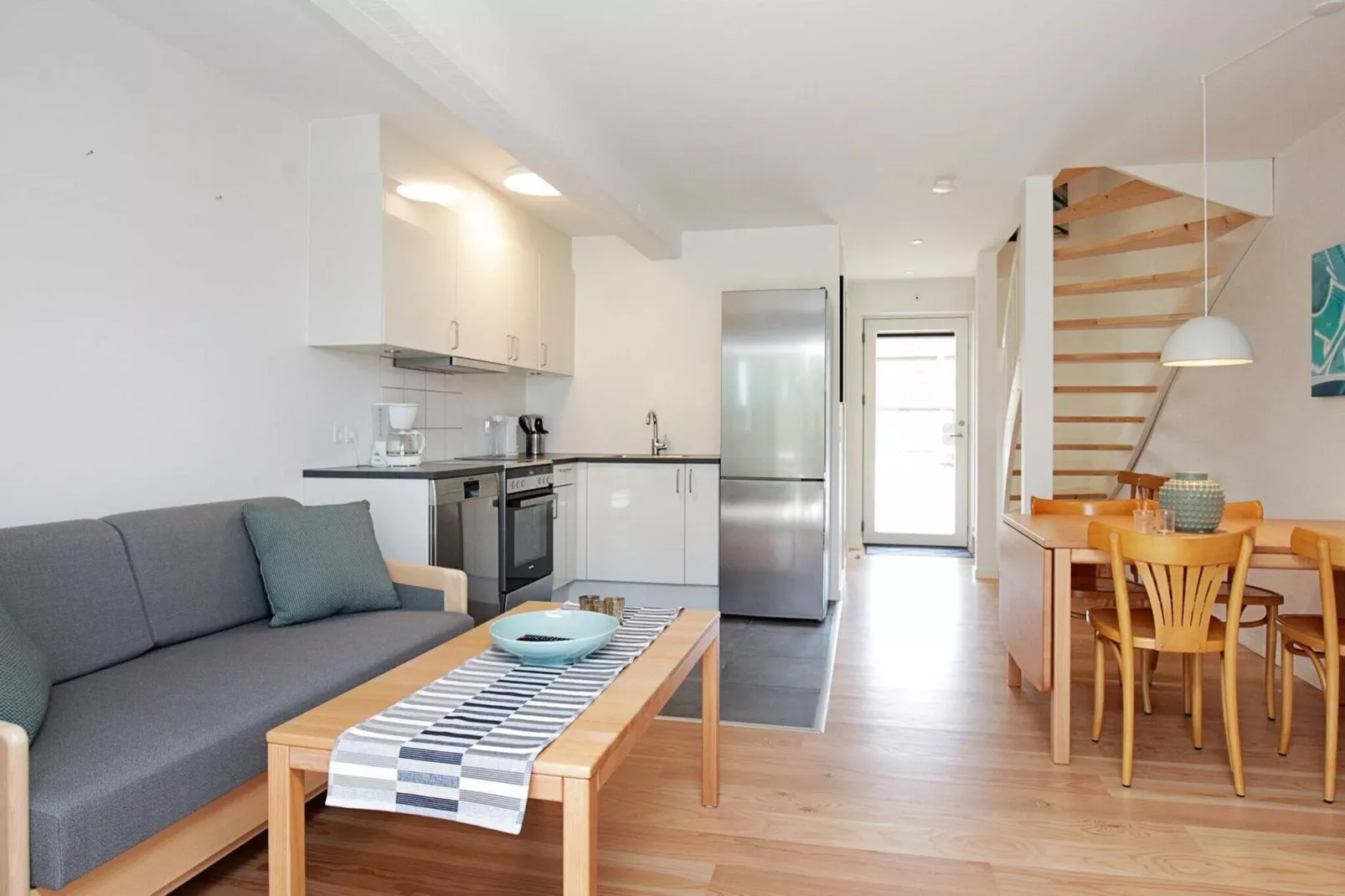 3 rooms app.,2stories,bay view,PLUS-Indoor