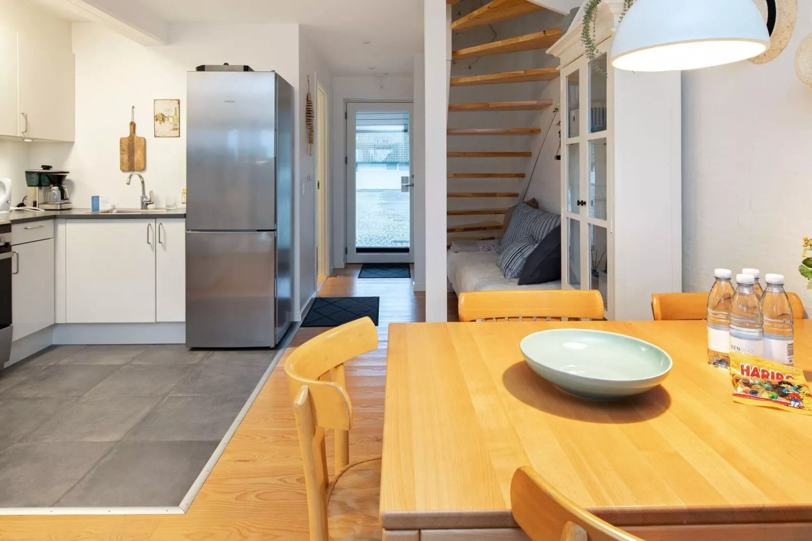 3 rooms app.,2stories,bay view,PLUS-Indoor