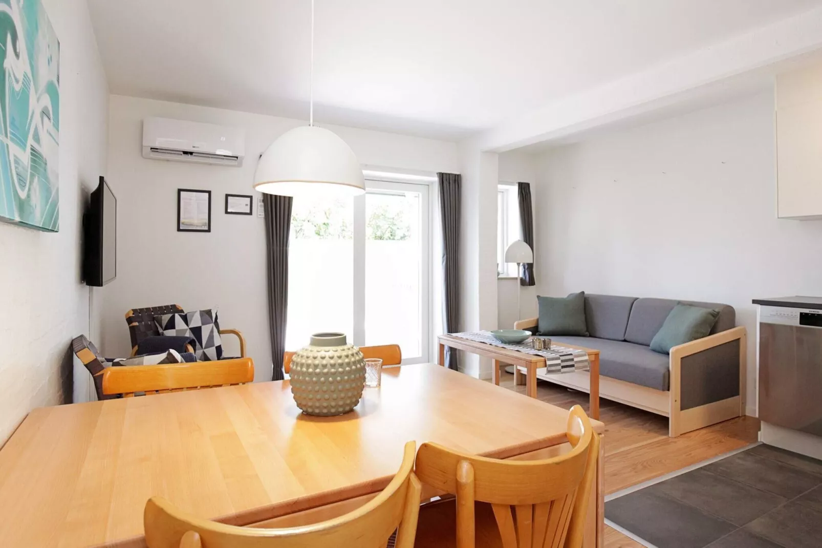 3 rooms app.,2stories,bay view,PLUS-Indoor