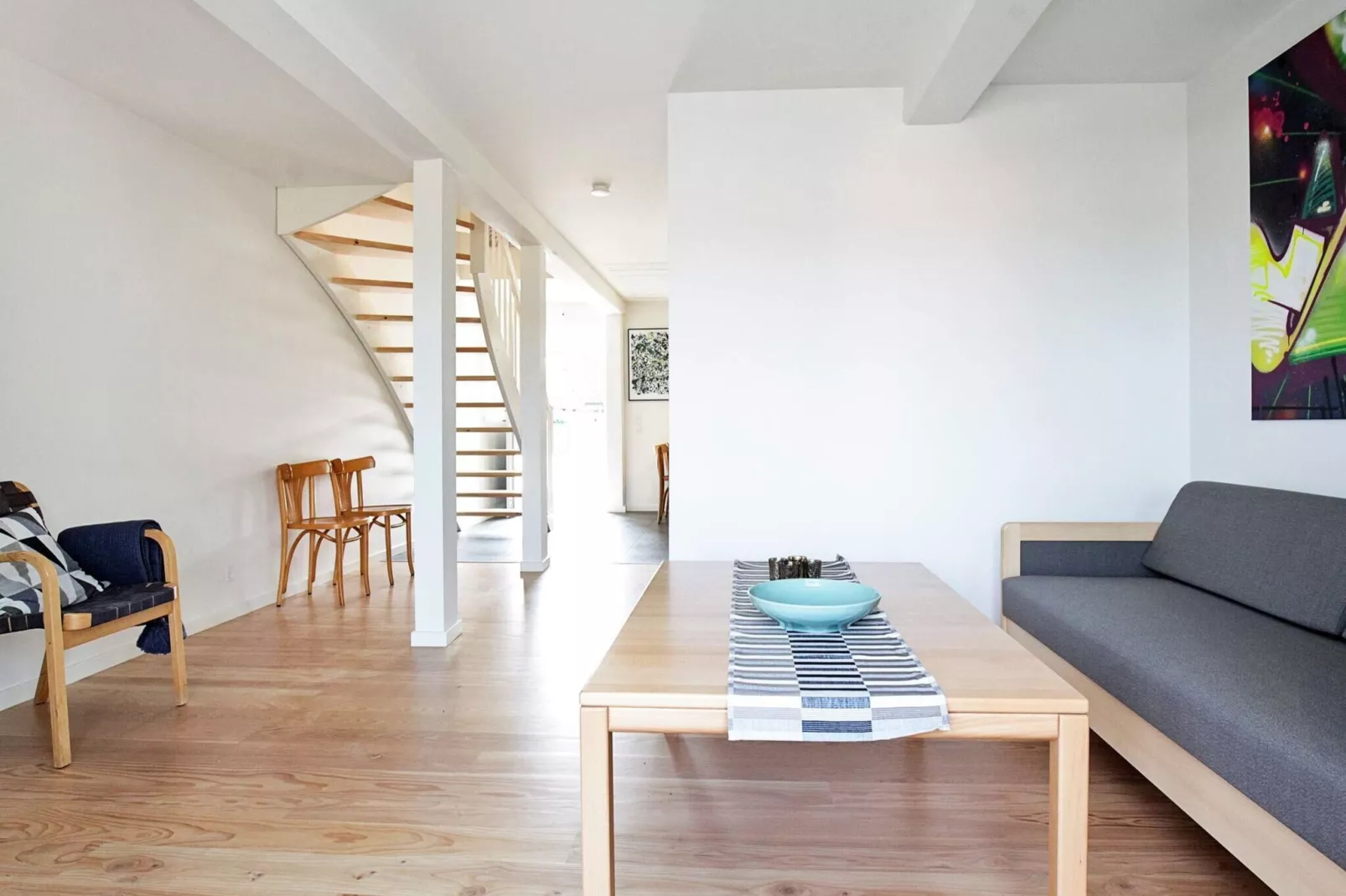 3 rooms app.,2stories,bay view,PLUS-Indoor