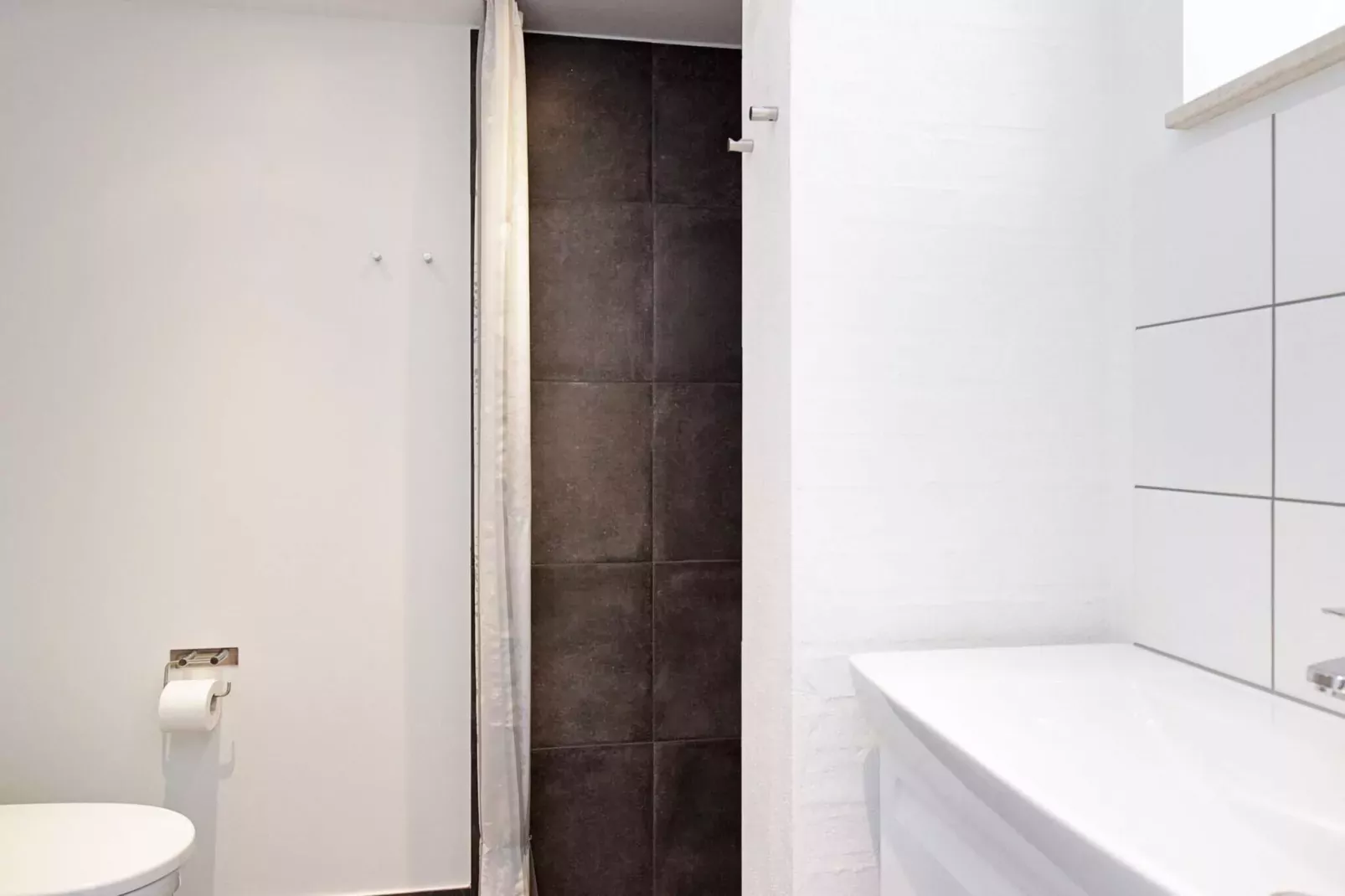 3 rooms app.,2stories,bay view,PLUS-Indoor