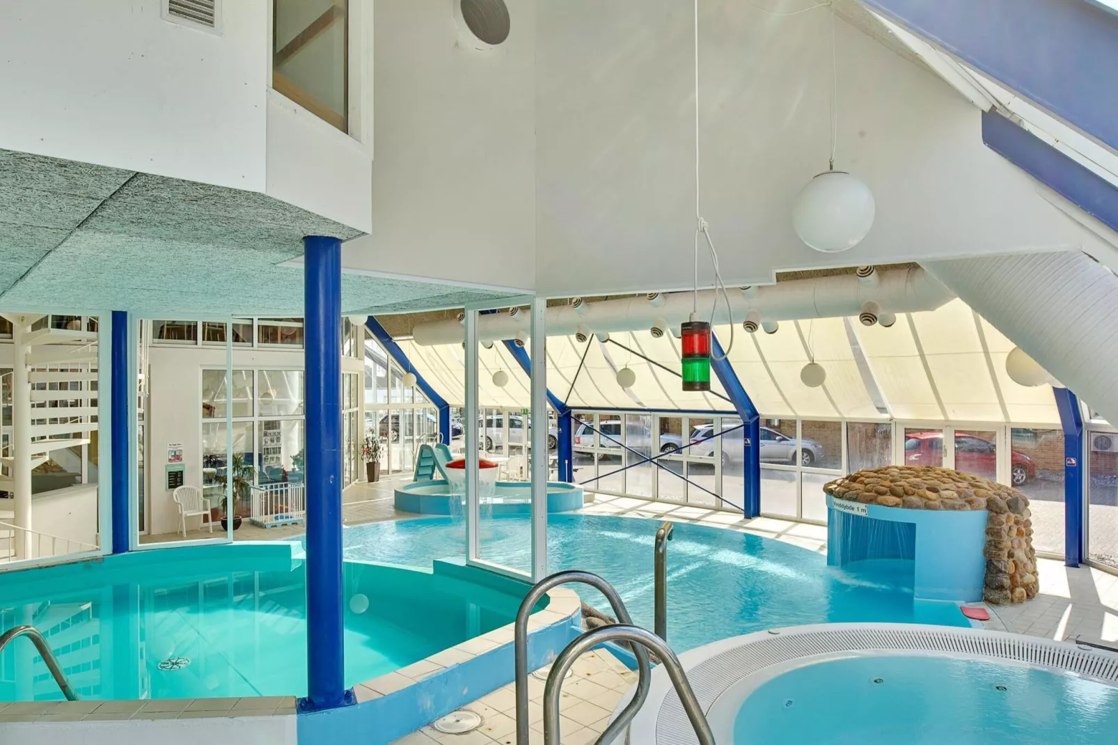 1 room w/seaview-Pool