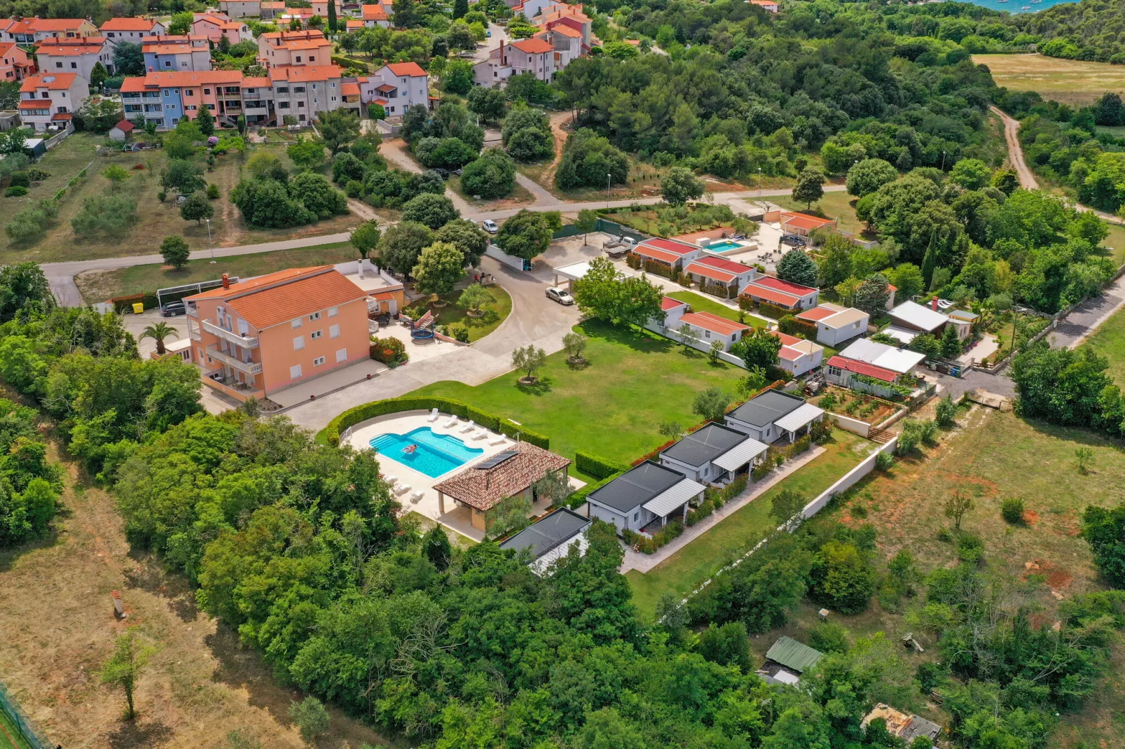 Apartman 1  4pax-Areas summer 1km