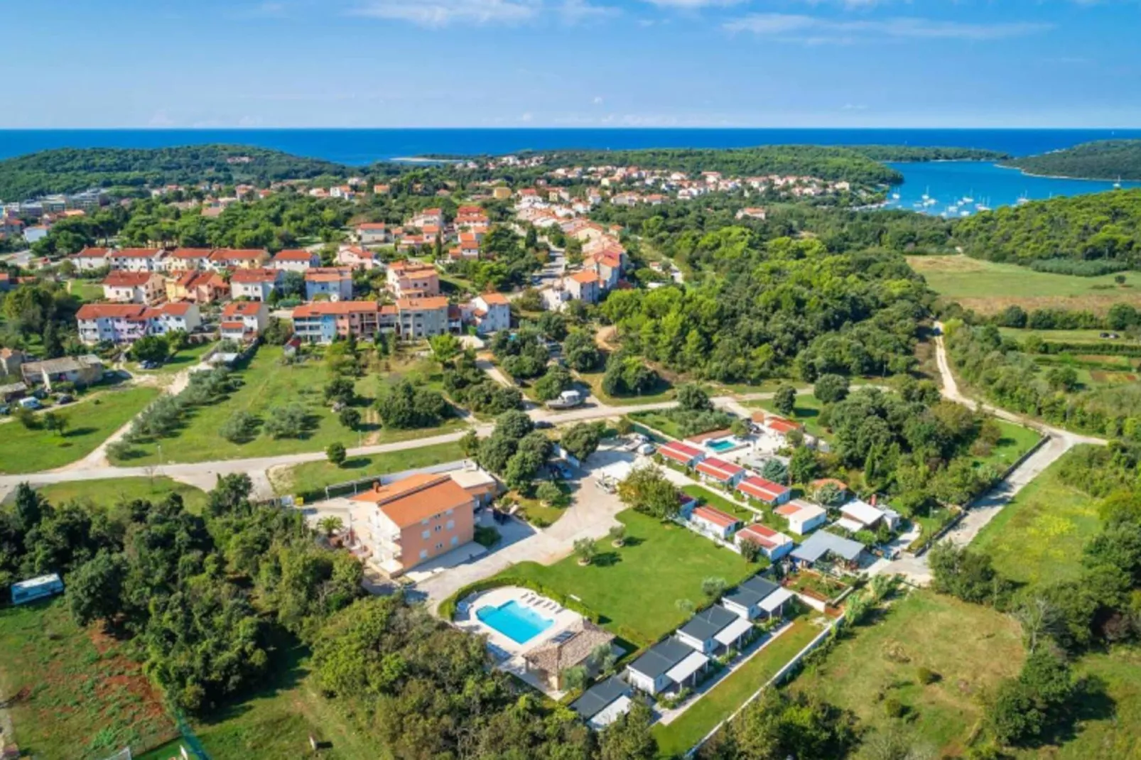 Apartman 1  4pax-Areas summer 5km