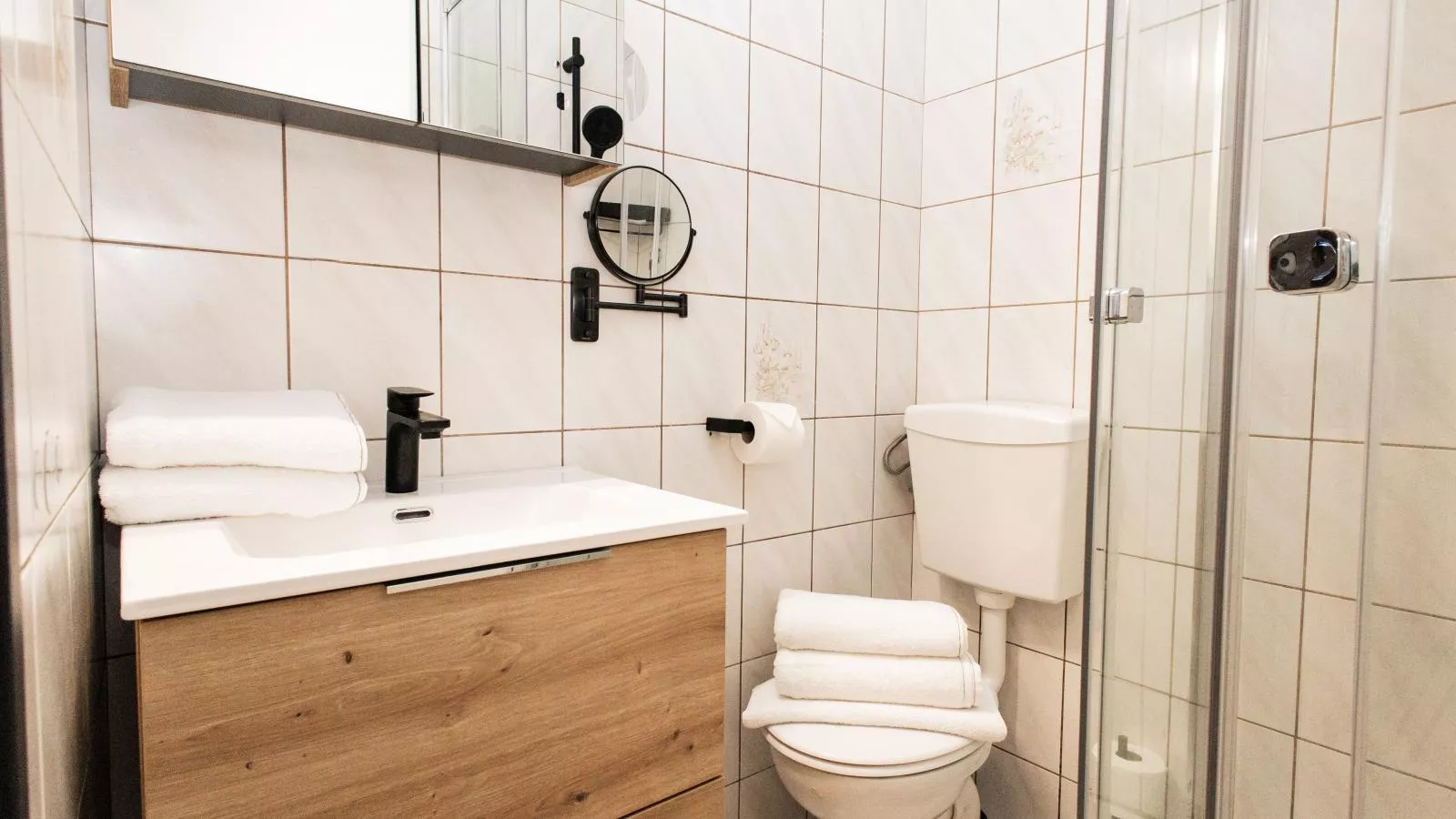 Hoffie-Bathroom