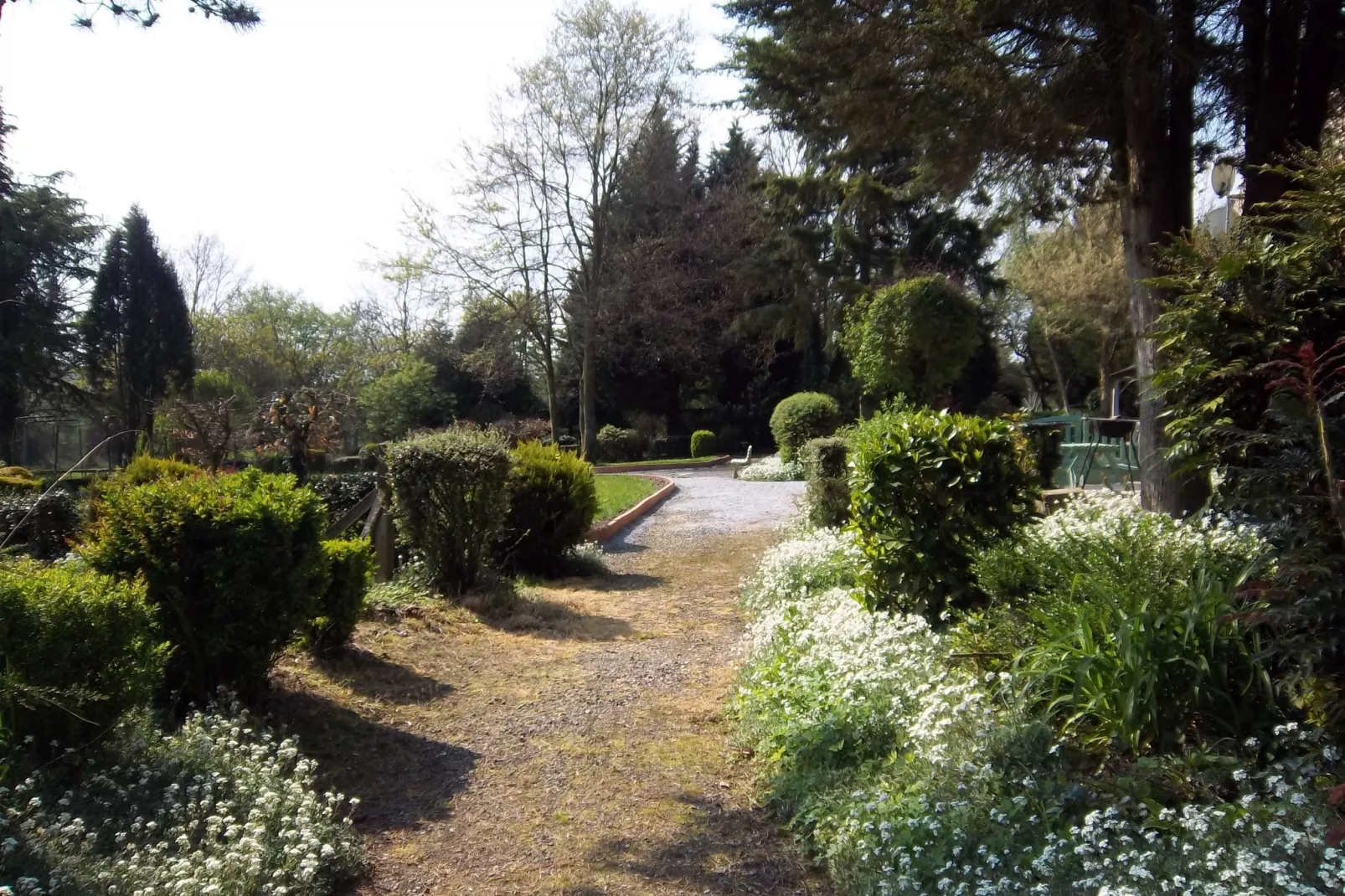 La Rabouillère-Gardens summer