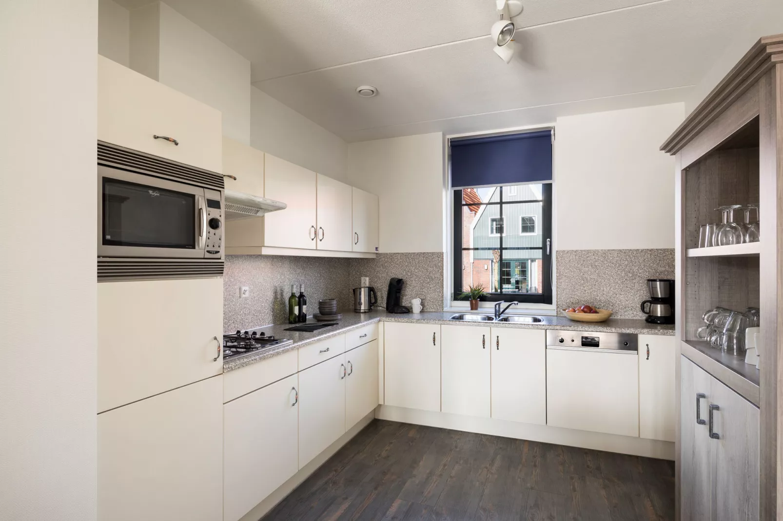 Marinapark Volendam 4-Kitchen