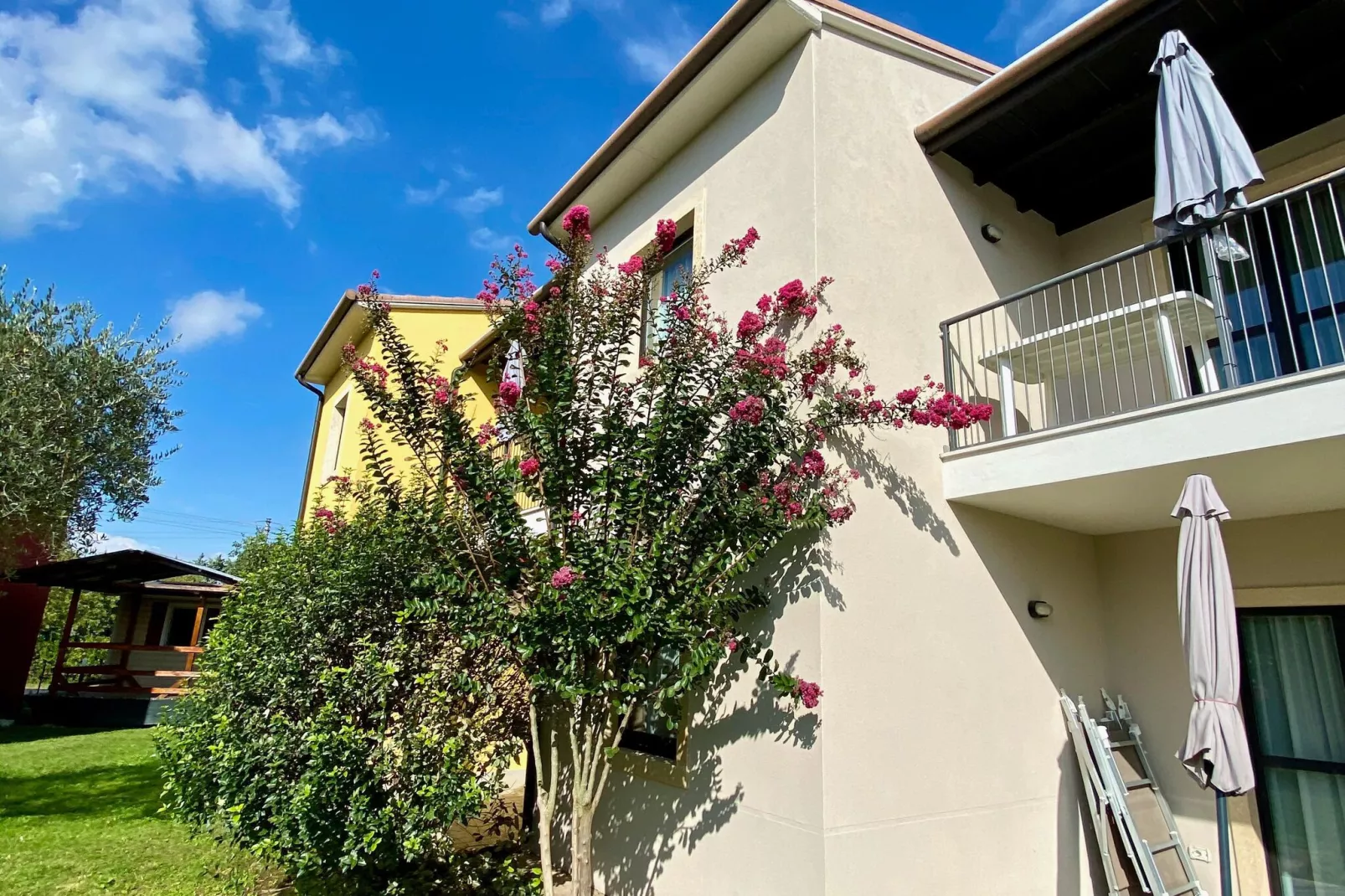 Residence Belvedere Village Castelnuovo del Garda - Trilocale Confort PT-Außenbereich Sommer