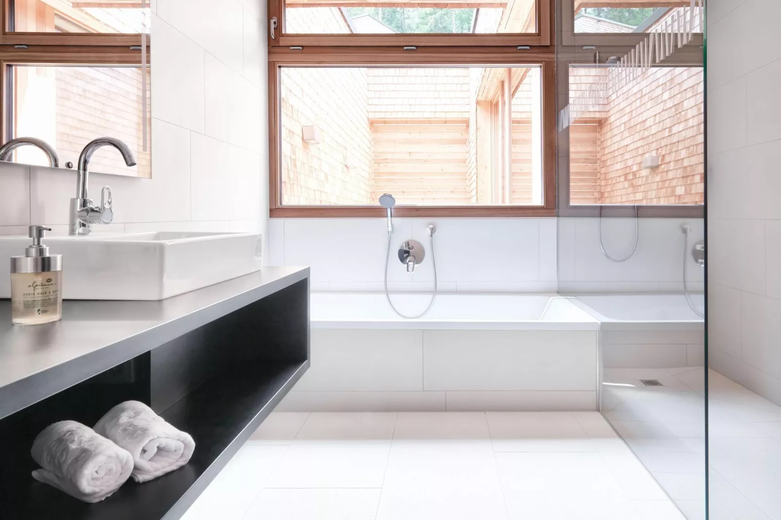 Gradonna Mountain Resort - Deluxe-Bathroom