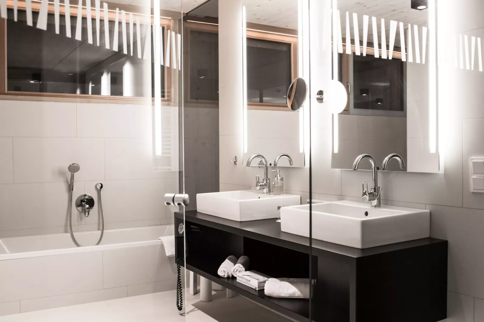 Gradonna Mountain Resort - Deluxe-Bathroom