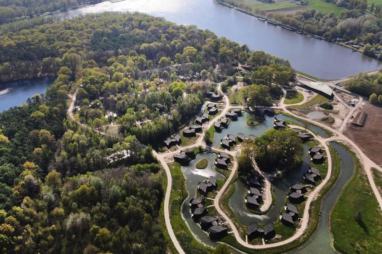 The Easy Accessible Leaf by YourNature-Areas summer 1km